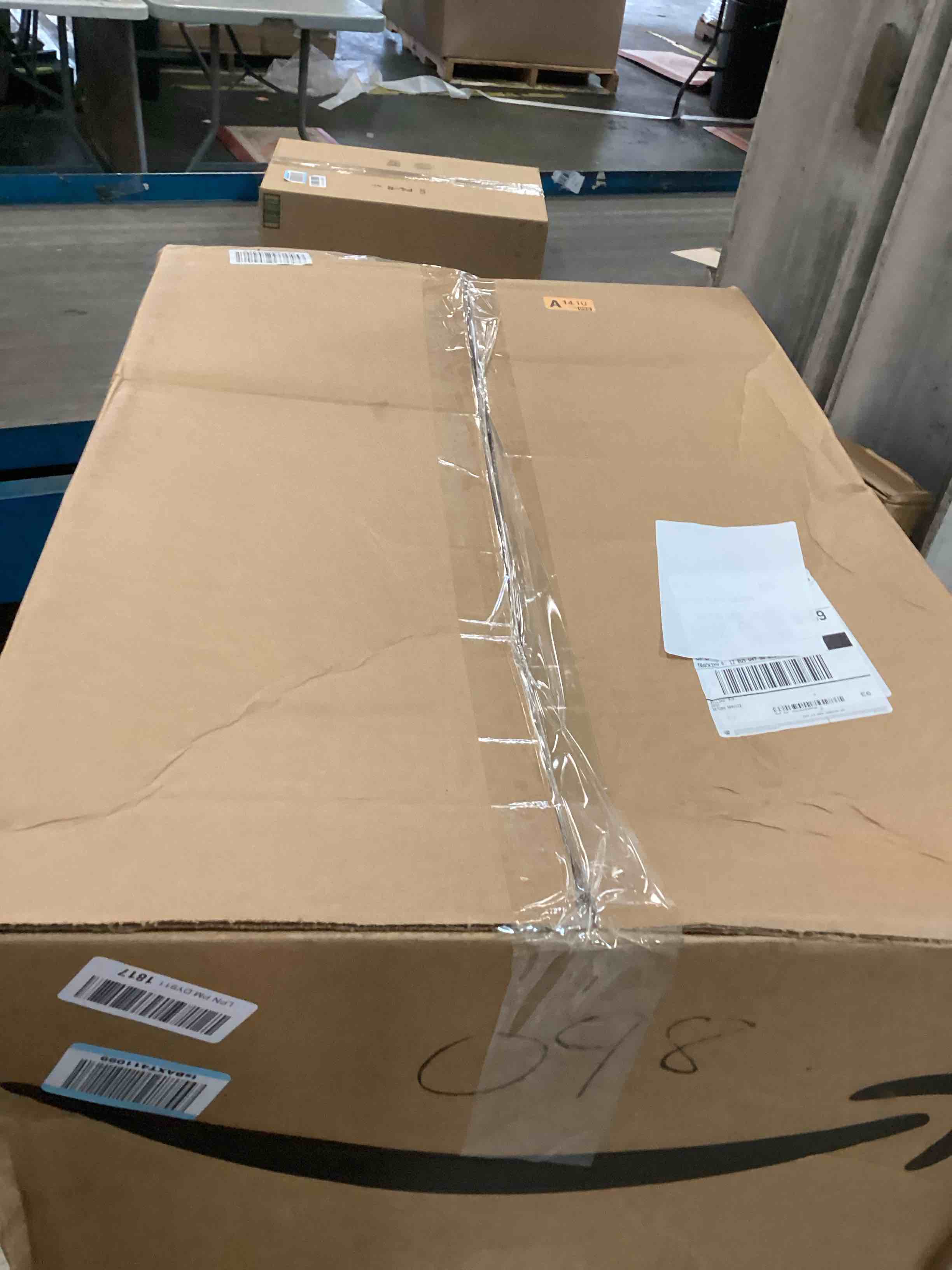 https://s3.amazonaws.com/lotting-images-prod/bidfta/PNK3571135_1749911782874.jpeg