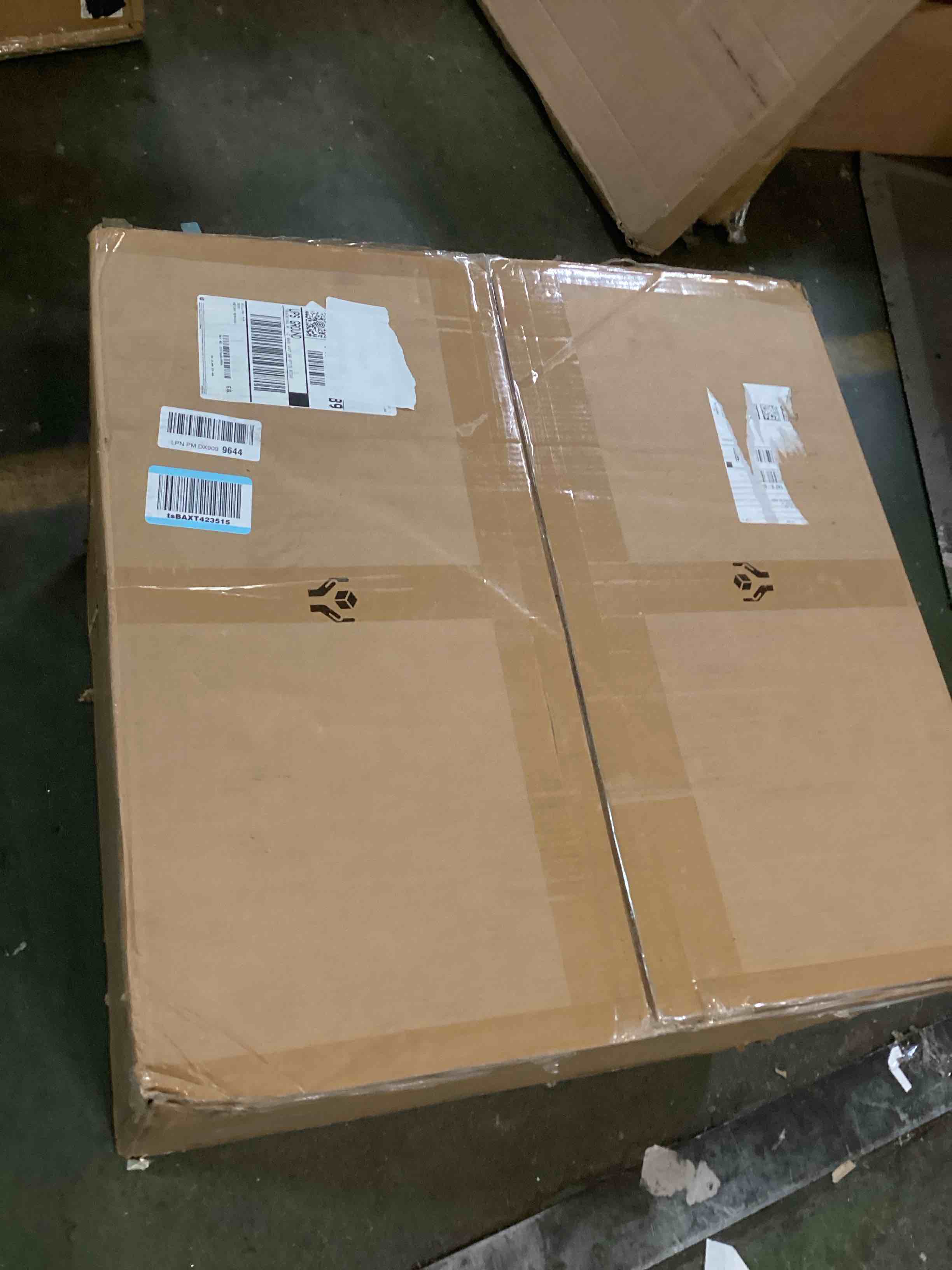 https://s3.amazonaws.com/lotting-images-prod/bidfta/PNK3571231_1749923341296.jpeg