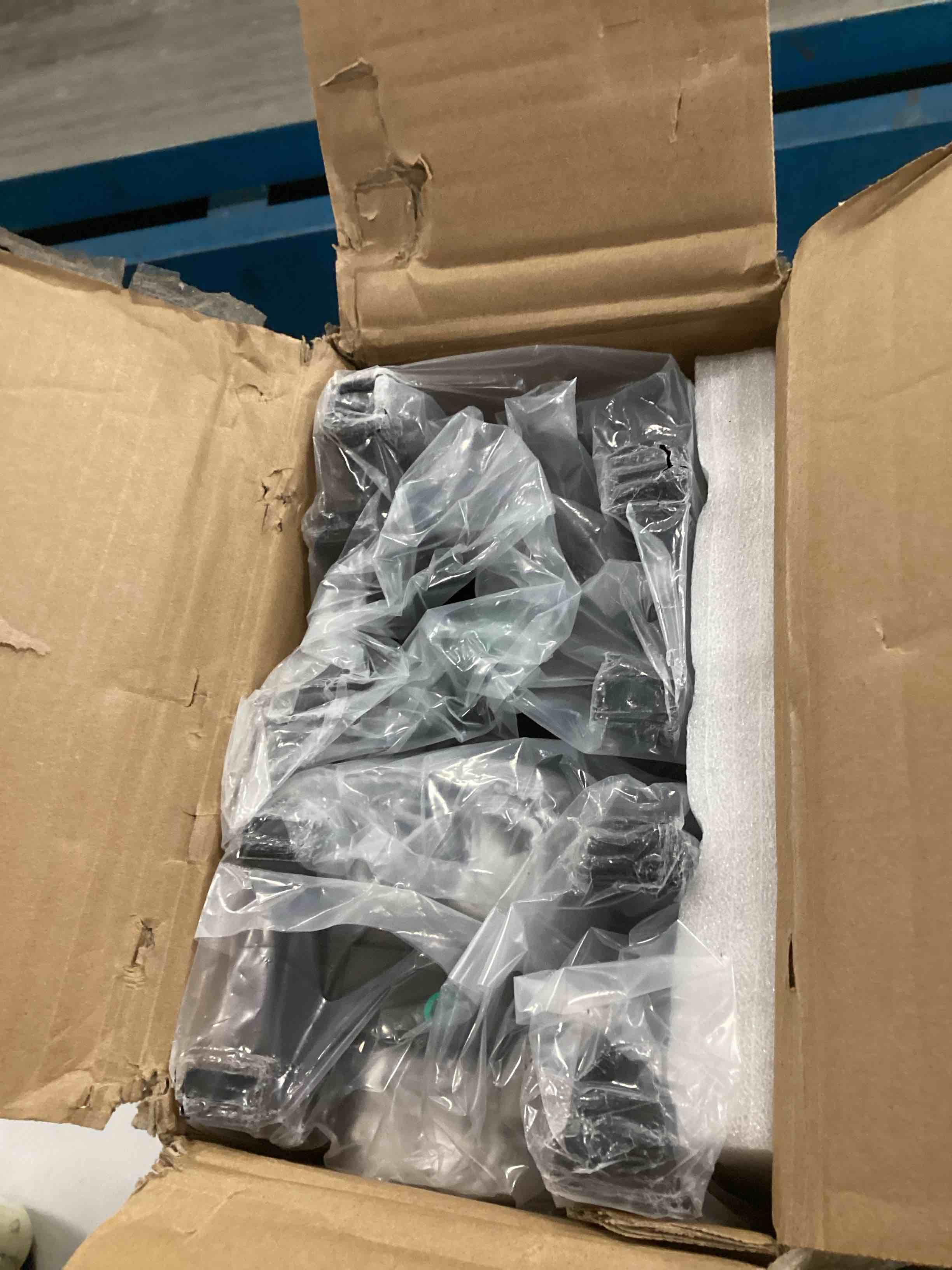 https://s3.amazonaws.com/lotting-images-prod/bidfta/PNK3571260_1750076737346.jpeg