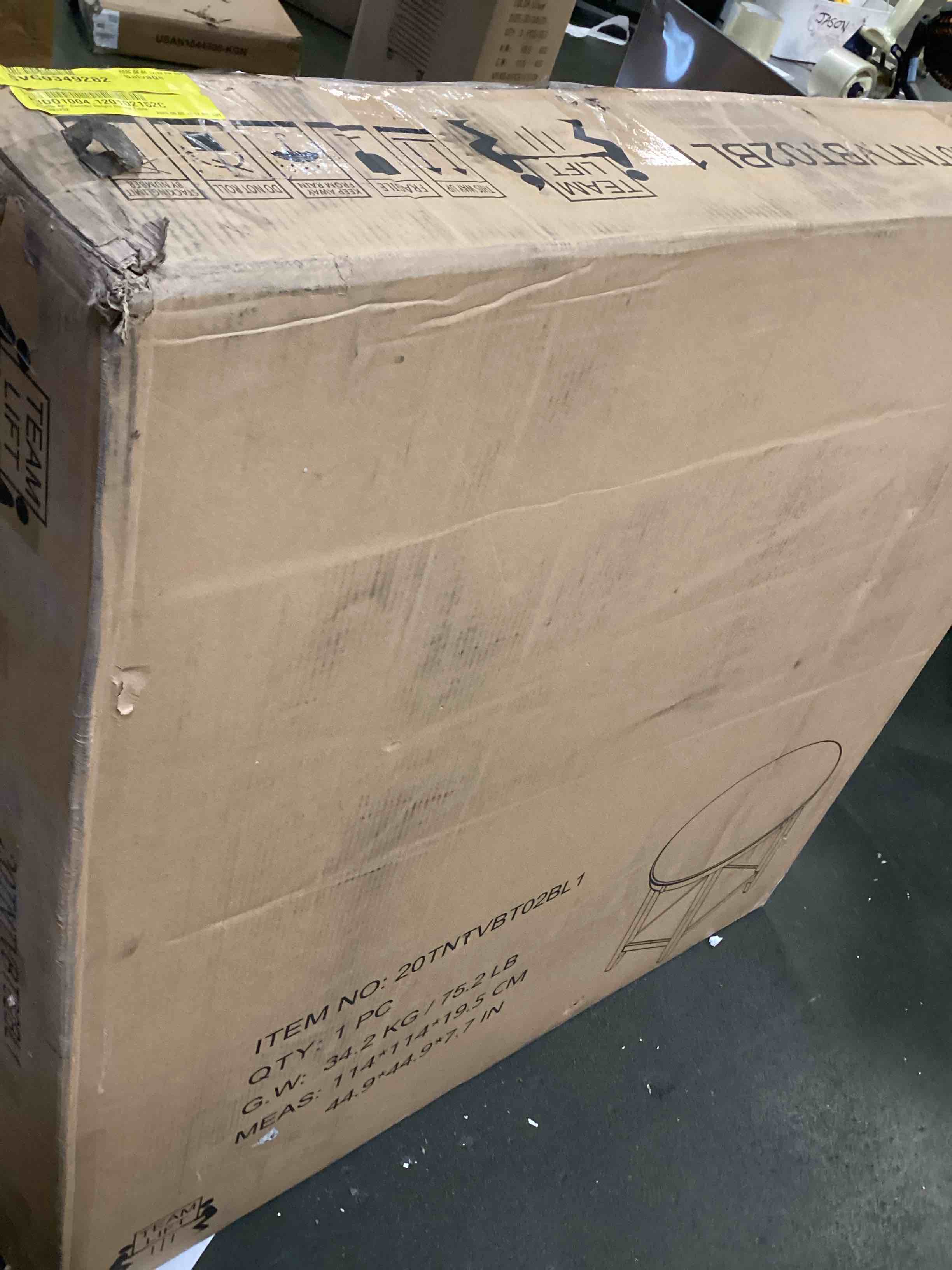https://s3.amazonaws.com/lotting-images-prod/bidfta/PNK3571332_1750103996238.jpeg