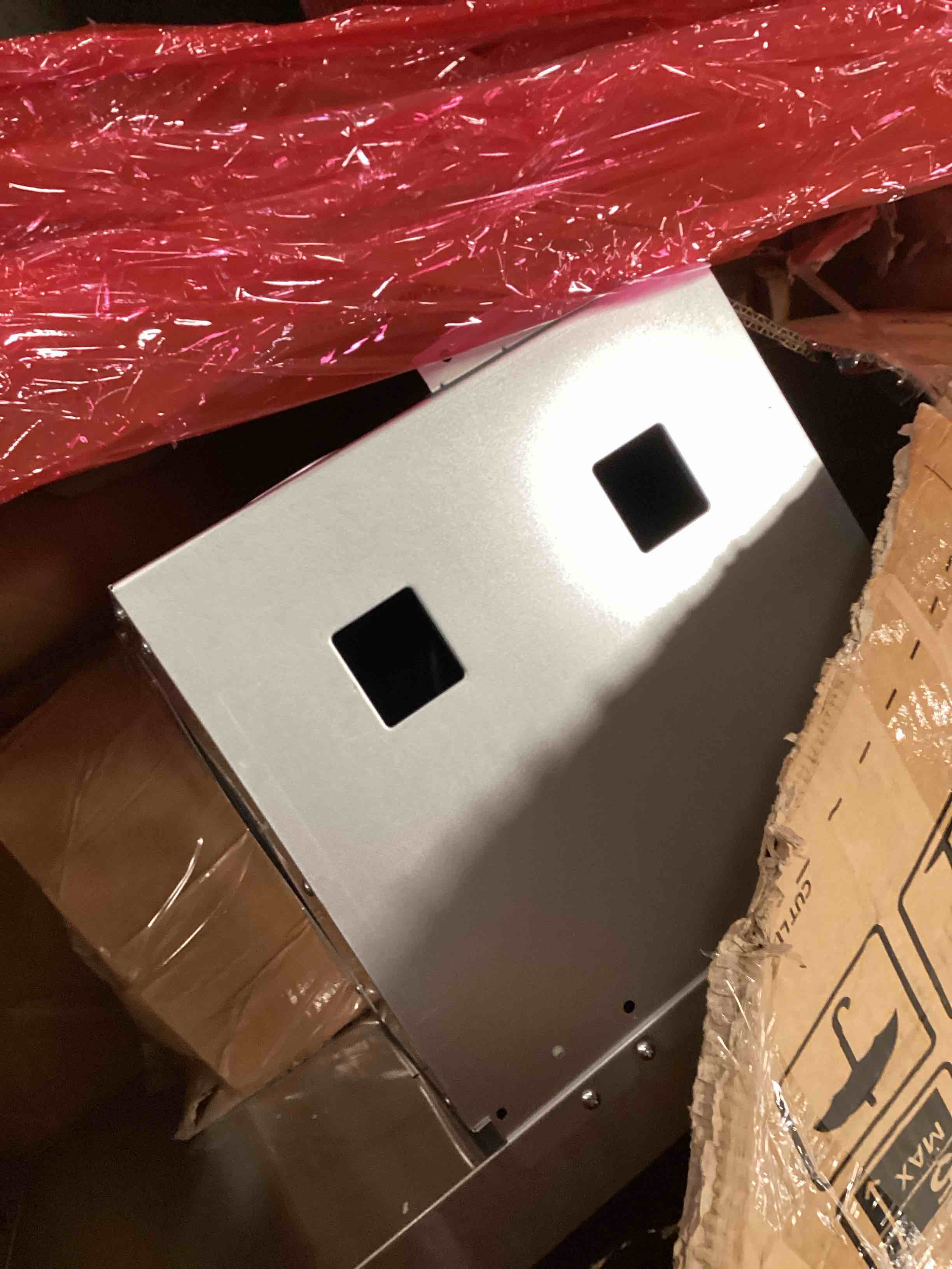 https://s3.amazonaws.com/lotting-images-prod/bidfta/PNK3571363_1750165269959.jpeg