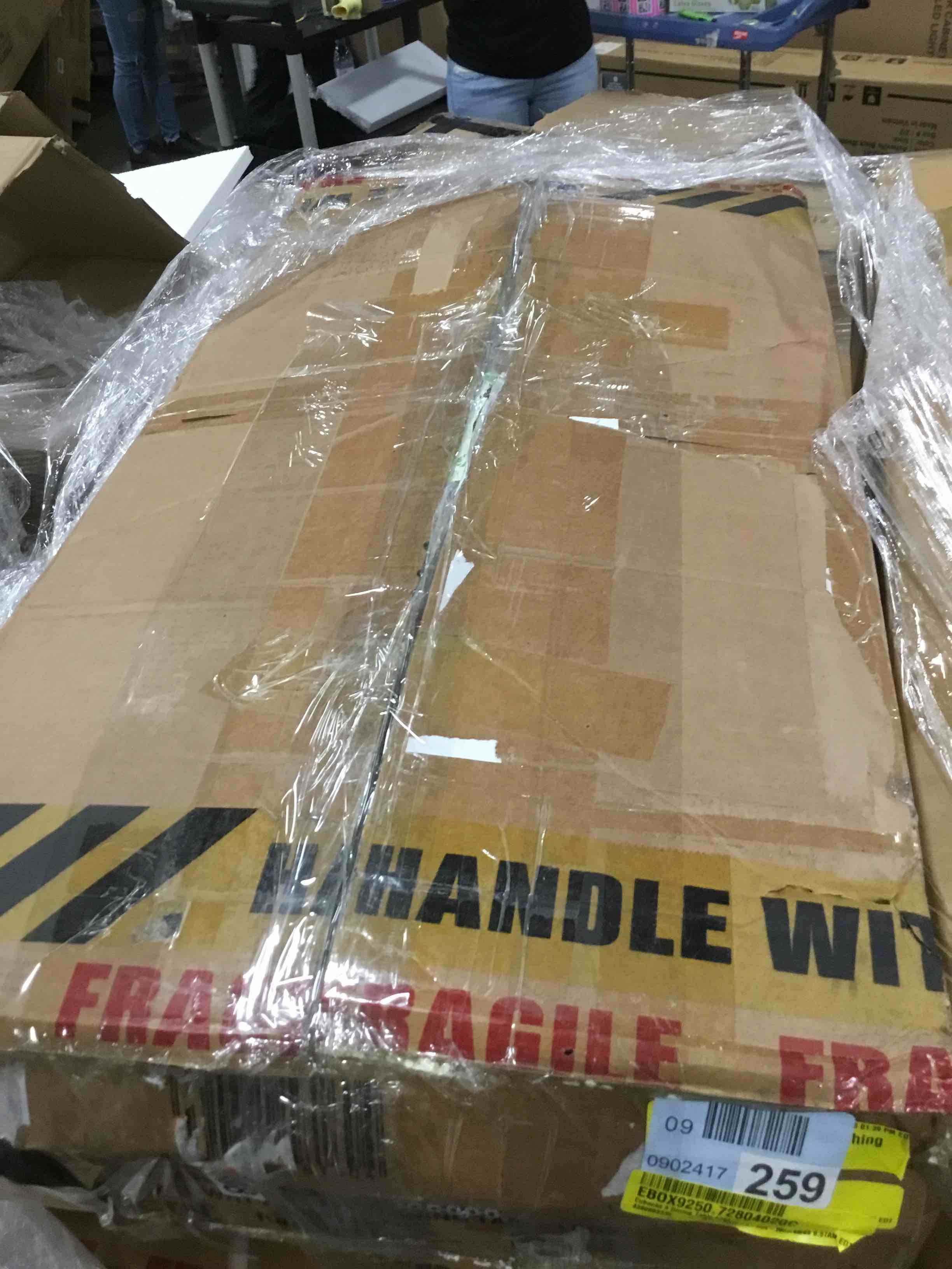 https://s3.amazonaws.com/lotting-images-prod/bidfta/PNK3571478_1750251005205.jpeg