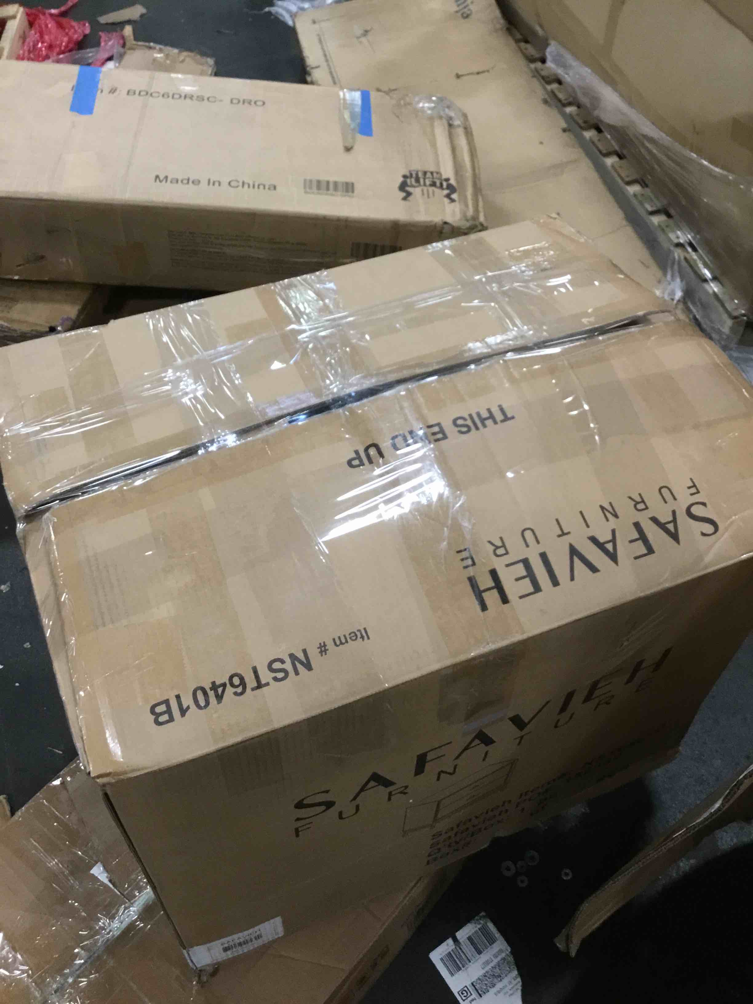 https://s3.amazonaws.com/lotting-images-prod/bidfta/PNK3571480_1750252552010.jpeg