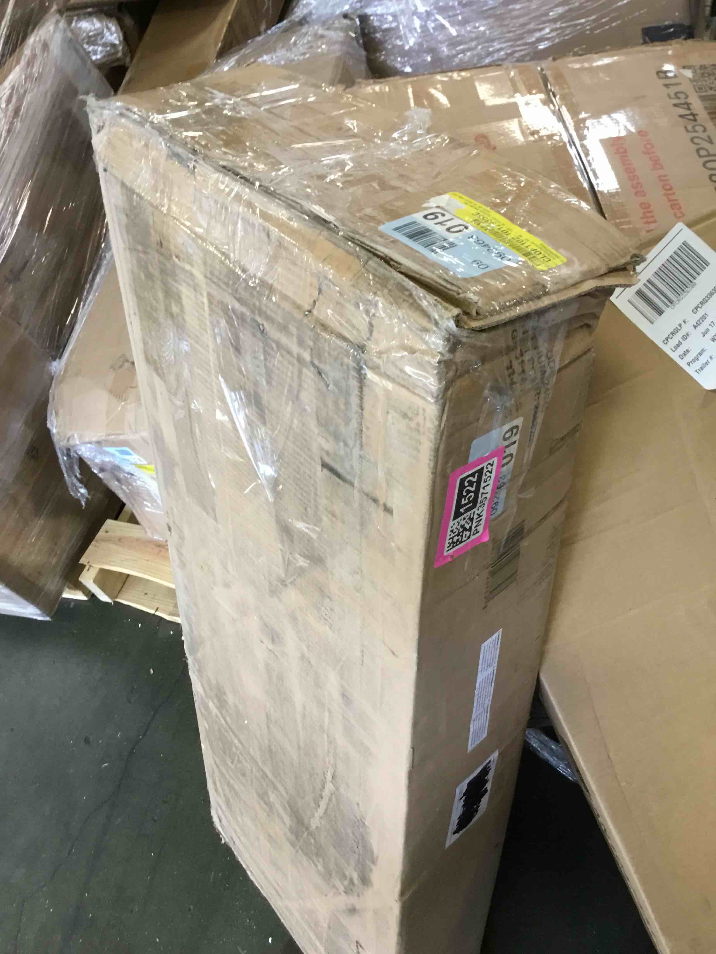 https://s3.amazonaws.com/lotting-images-prod/bidfta/PNK3571522_1750268158942.jpeg