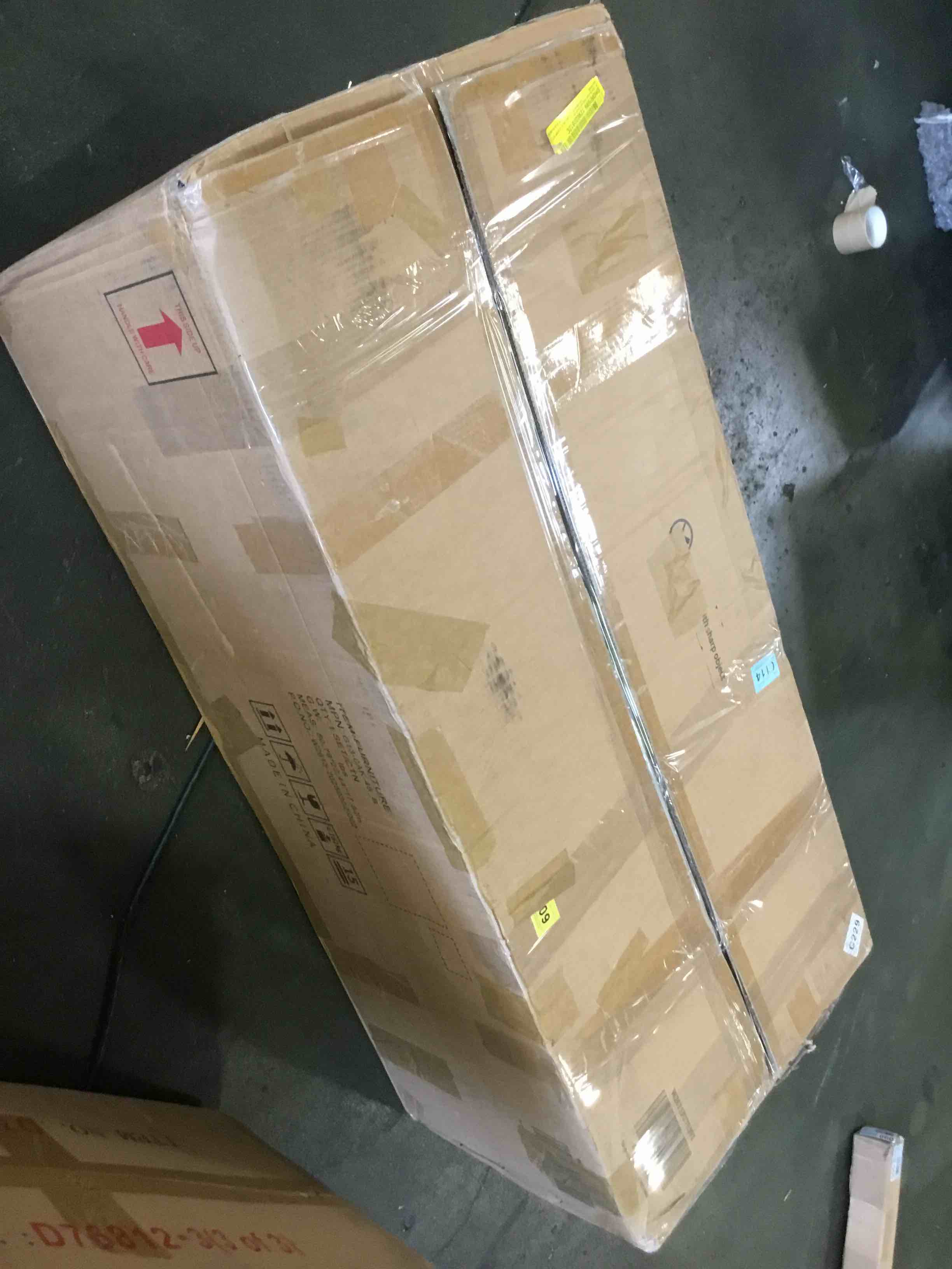 https://s3.amazonaws.com/lotting-images-prod/bidfta/PNK3571532_1750272822383.jpeg