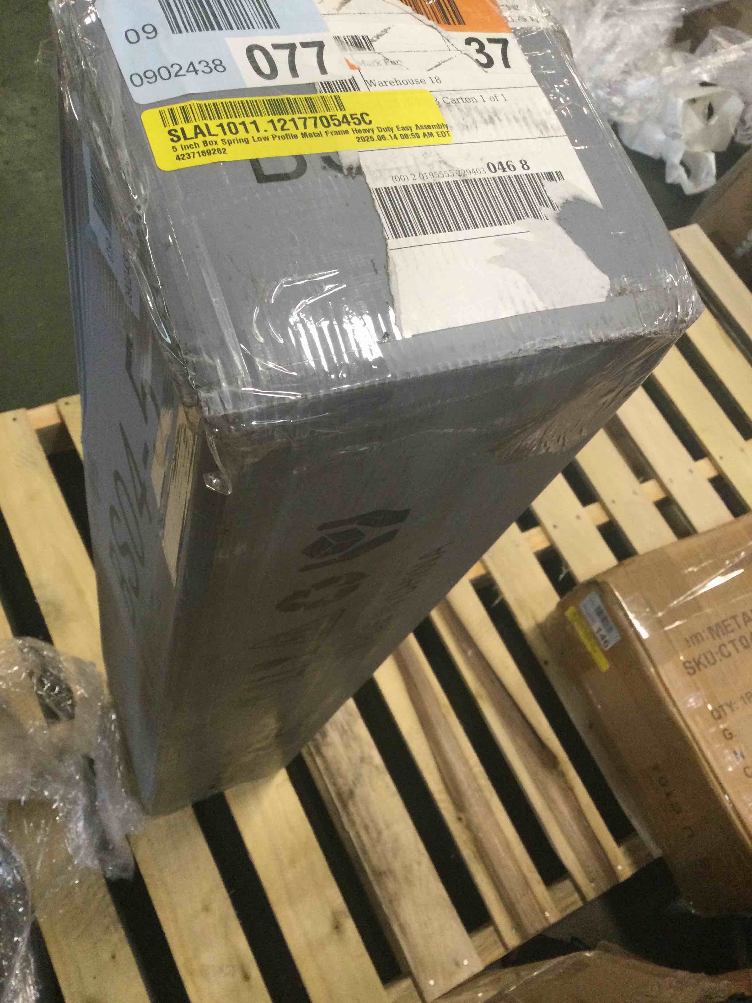 https://s3.amazonaws.com/lotting-images-prod/bidfta/PNK3571574_1750338589812.jpeg