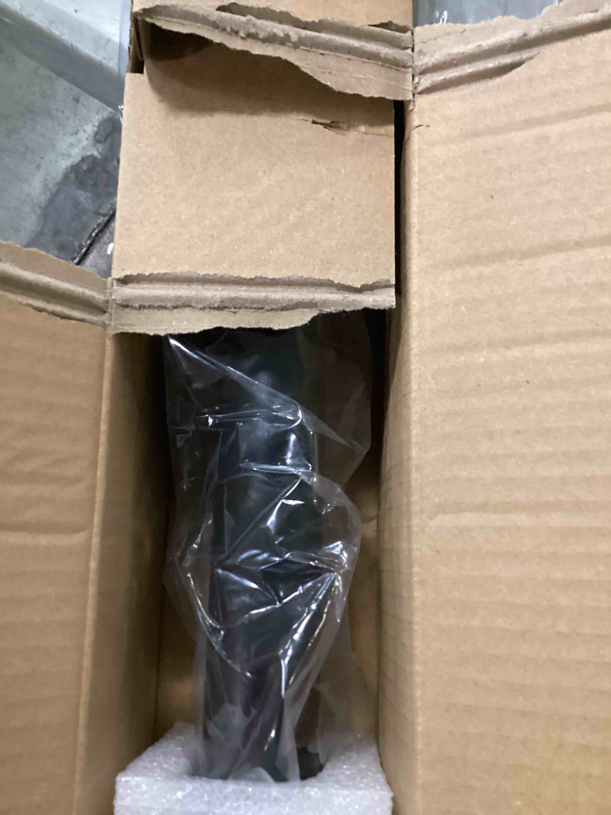 https://s3.amazonaws.com/lotting-images-prod/bidfta/PNK3571946_1750505820882.jpeg