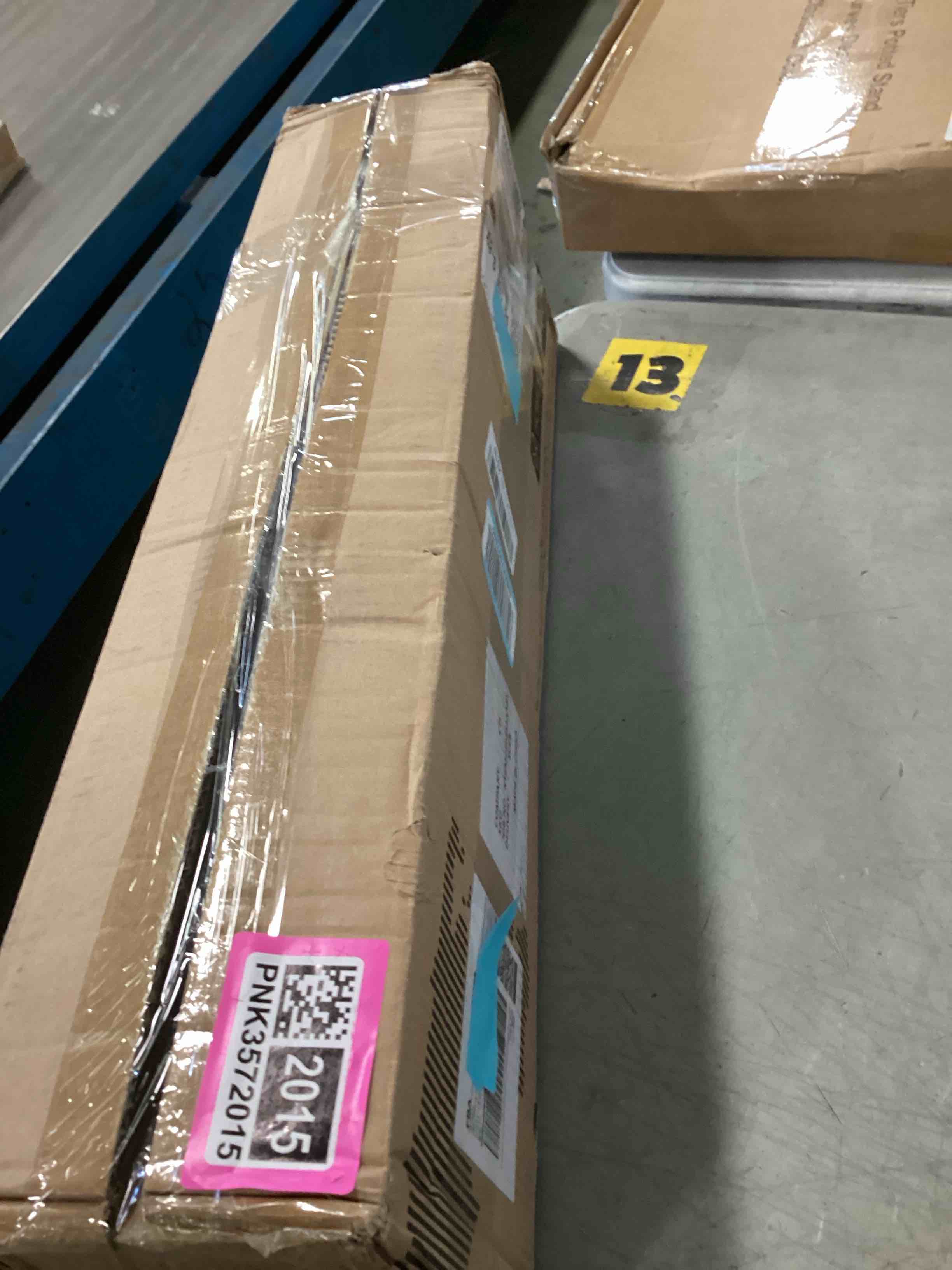 https://s3.amazonaws.com/lotting-images-prod/bidfta/PNK3572015_1750514123727.jpeg