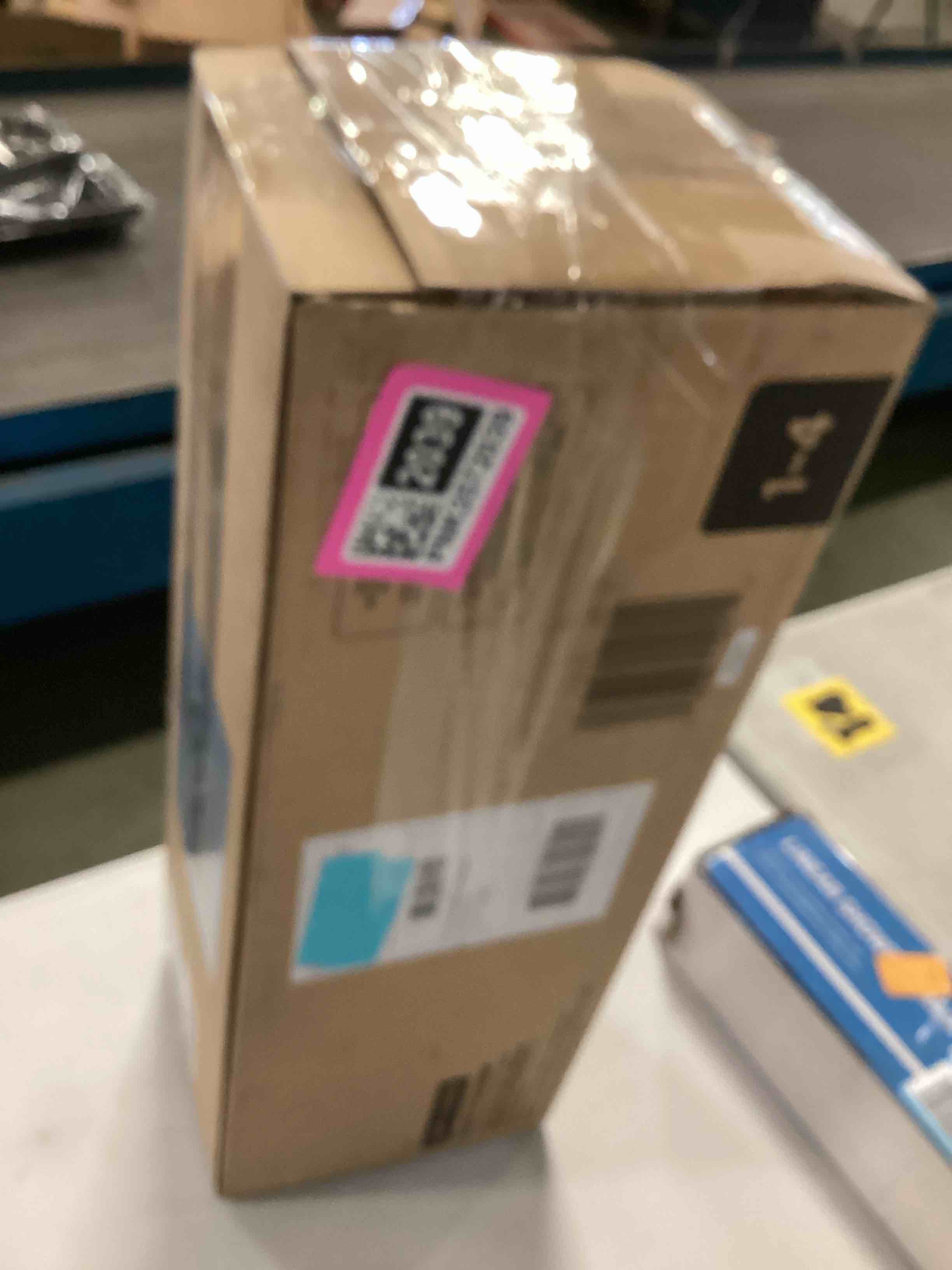 https://s3.amazonaws.com/lotting-images-prod/bidfta/PNK3572039_1750516635543.jpeg