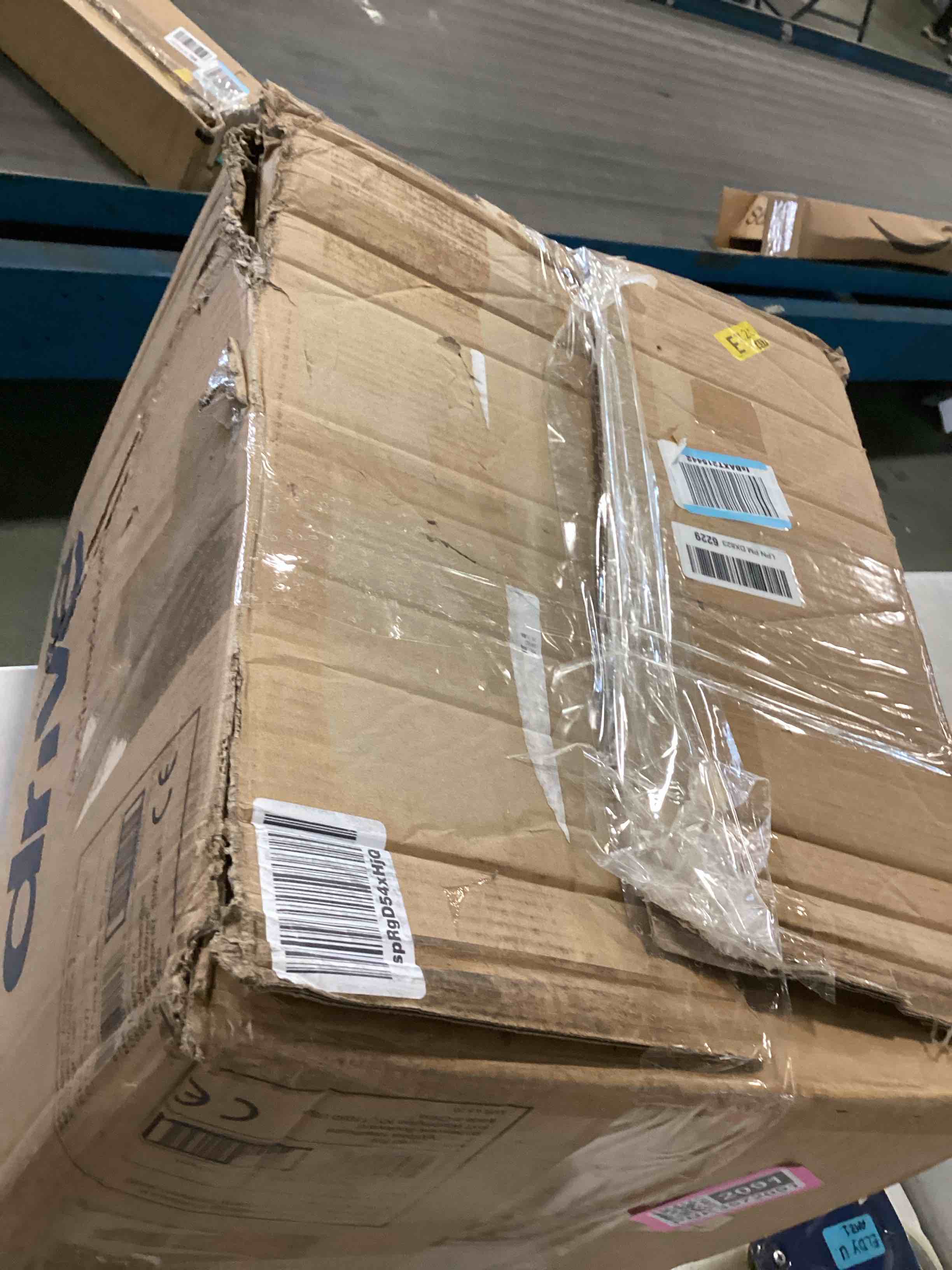 https://s3.amazonaws.com/lotting-images-prod/bidfta/PNK3572091_1750524308105.jpeg