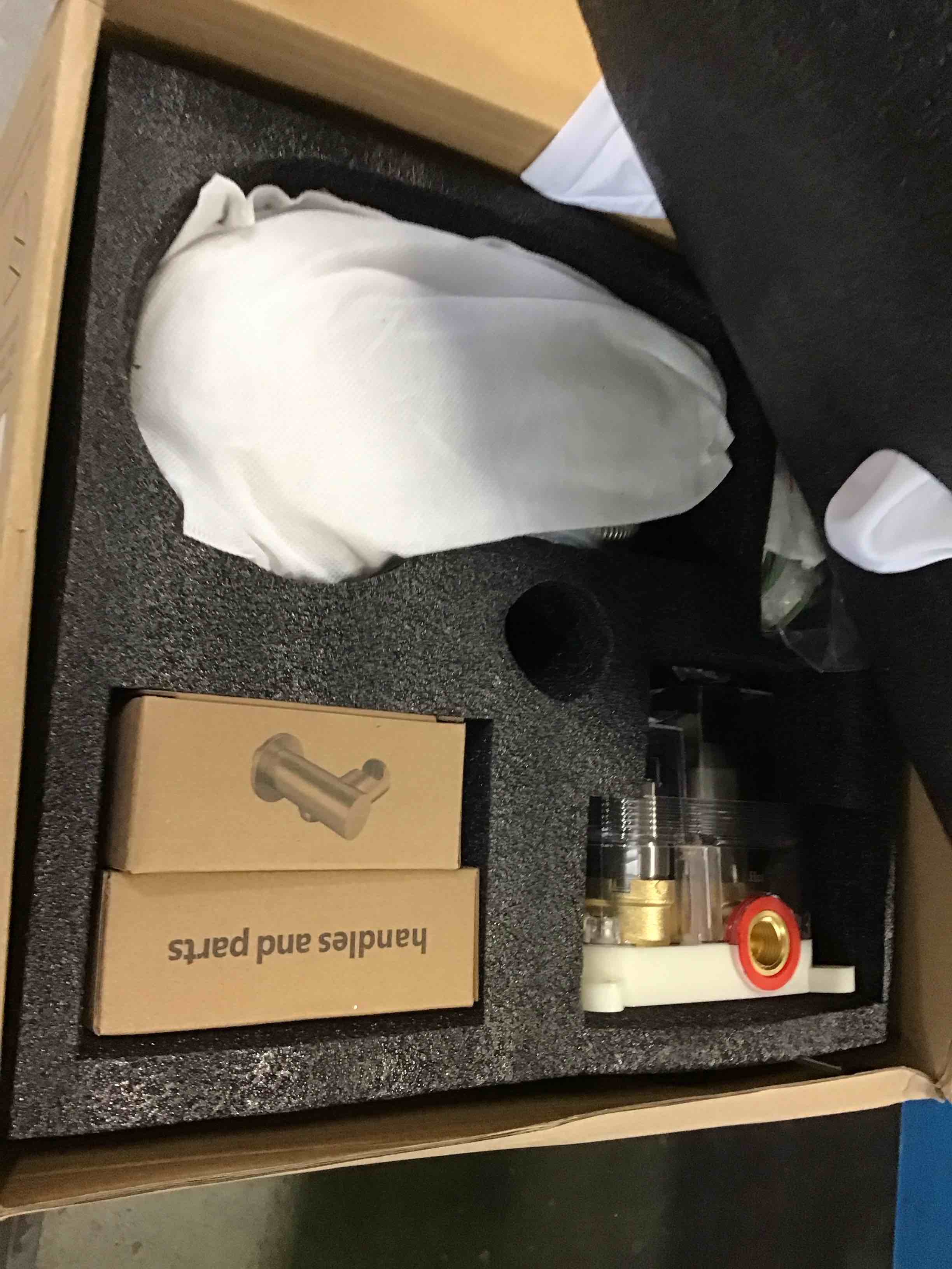 https://s3.amazonaws.com/lotting-images-prod/bidfta/PNK3572960_1750944843492.jpeg