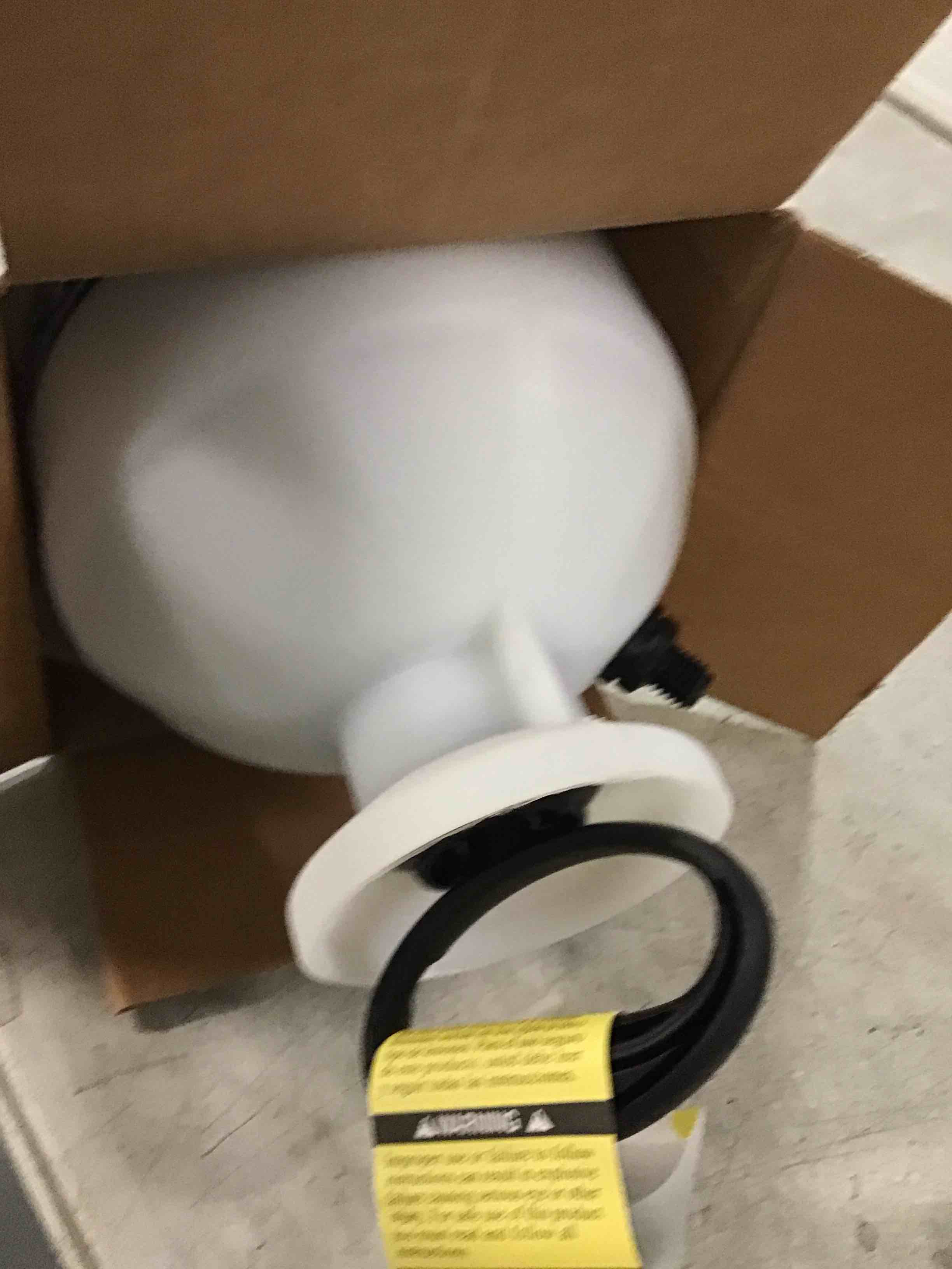 https://s3.amazonaws.com/lotting-images-prod/bidfta/PNK3573158_1751026485827.jpeg