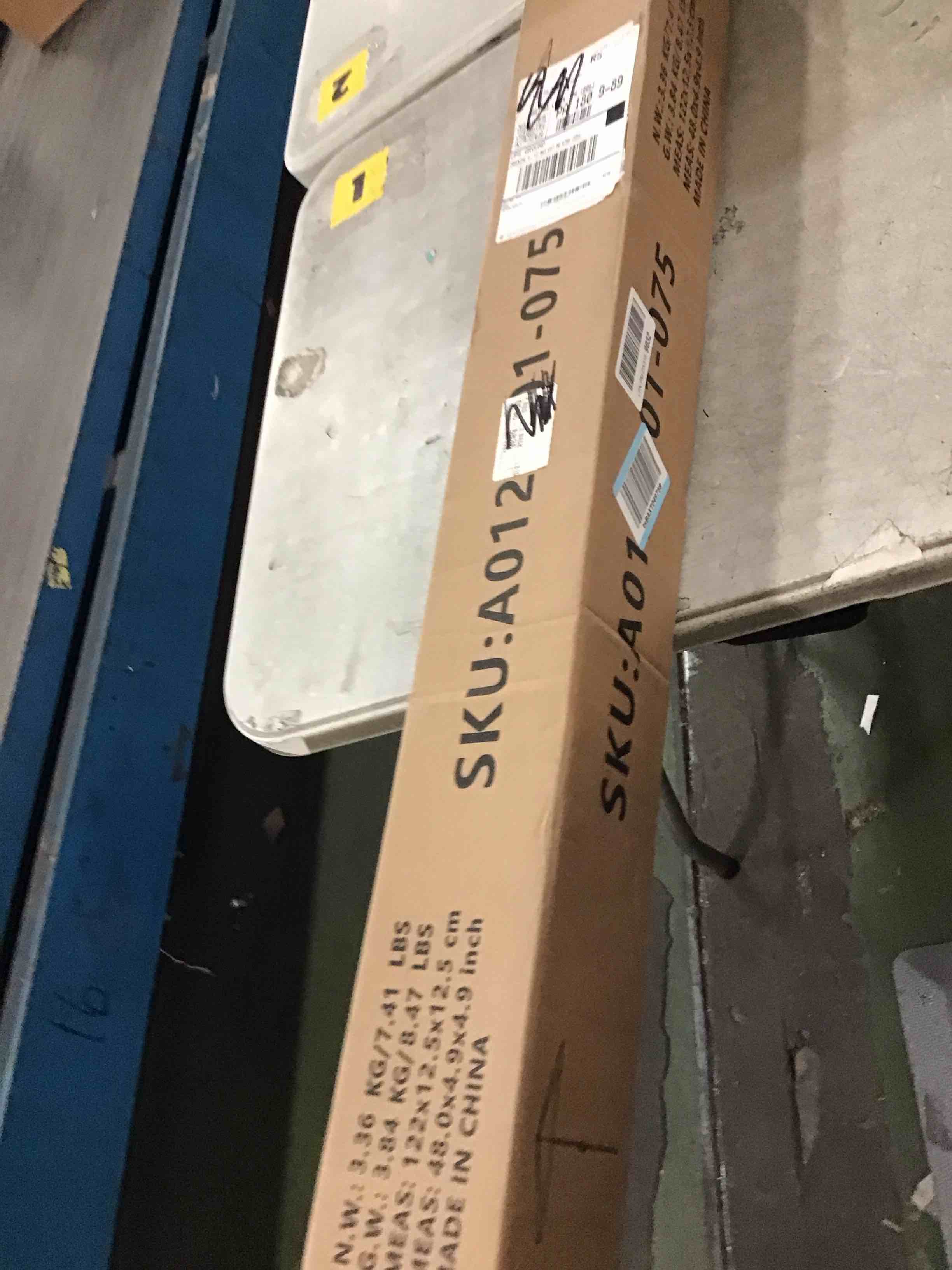 https://s3.amazonaws.com/lotting-images-prod/bidfta/PNK3573192_1751029546237.jpeg