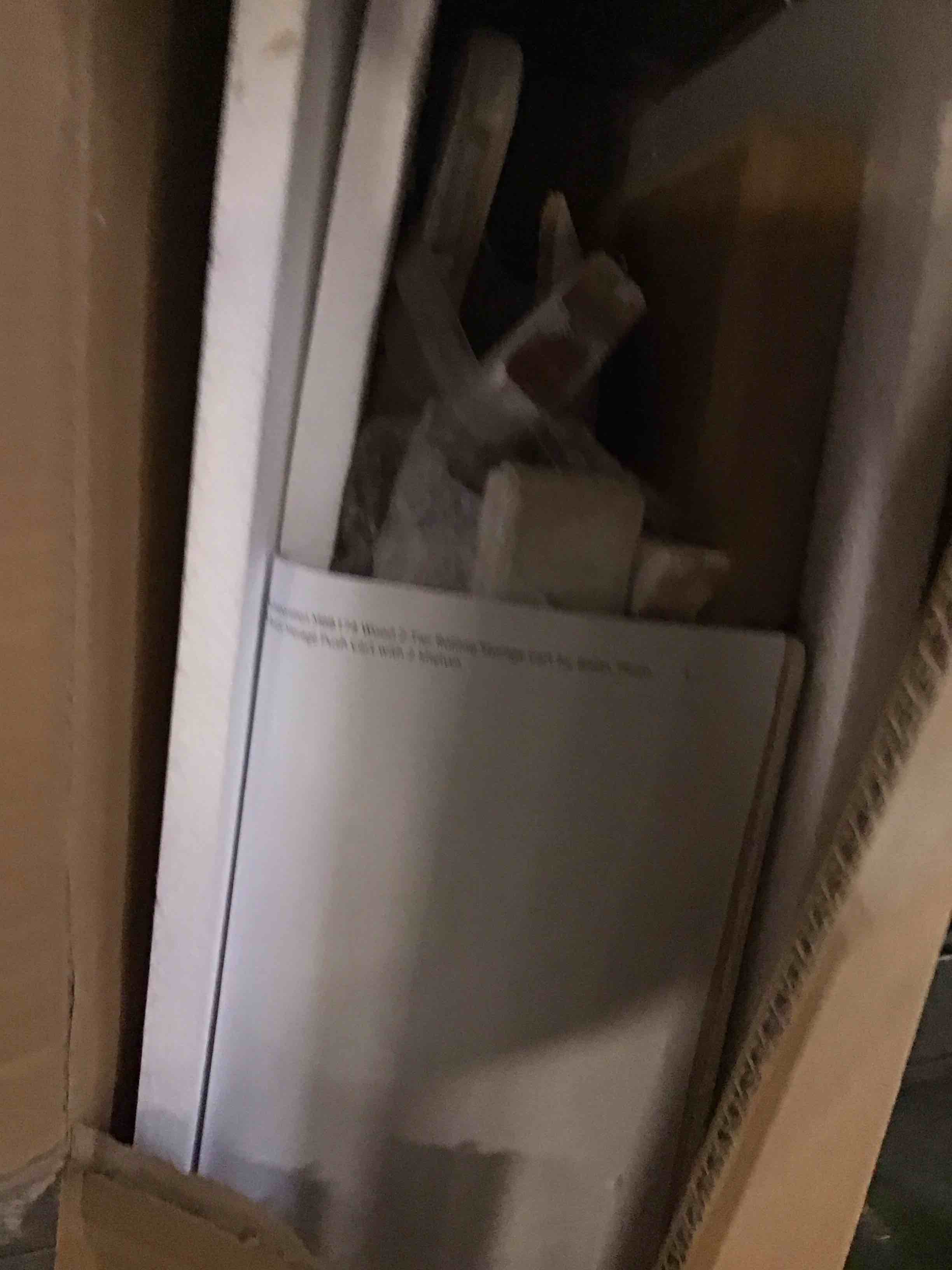 https://s3.amazonaws.com/lotting-images-prod/bidfta/PNK3573212_1751031537561.jpeg