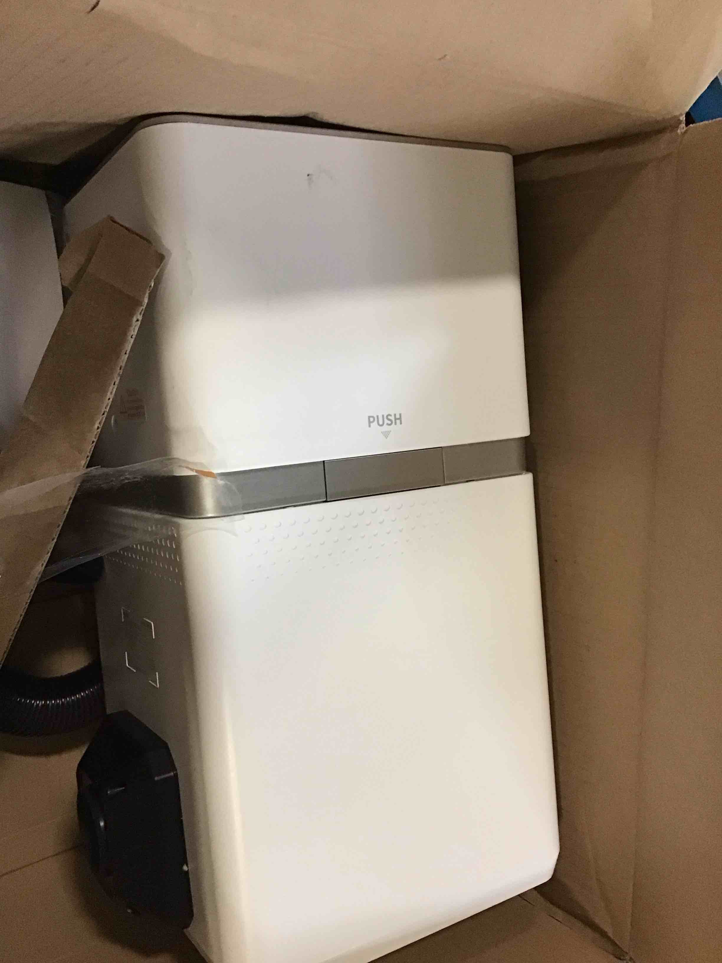 https://s3.amazonaws.com/lotting-images-prod/bidfta/PNK3573290_1751041240618.jpeg