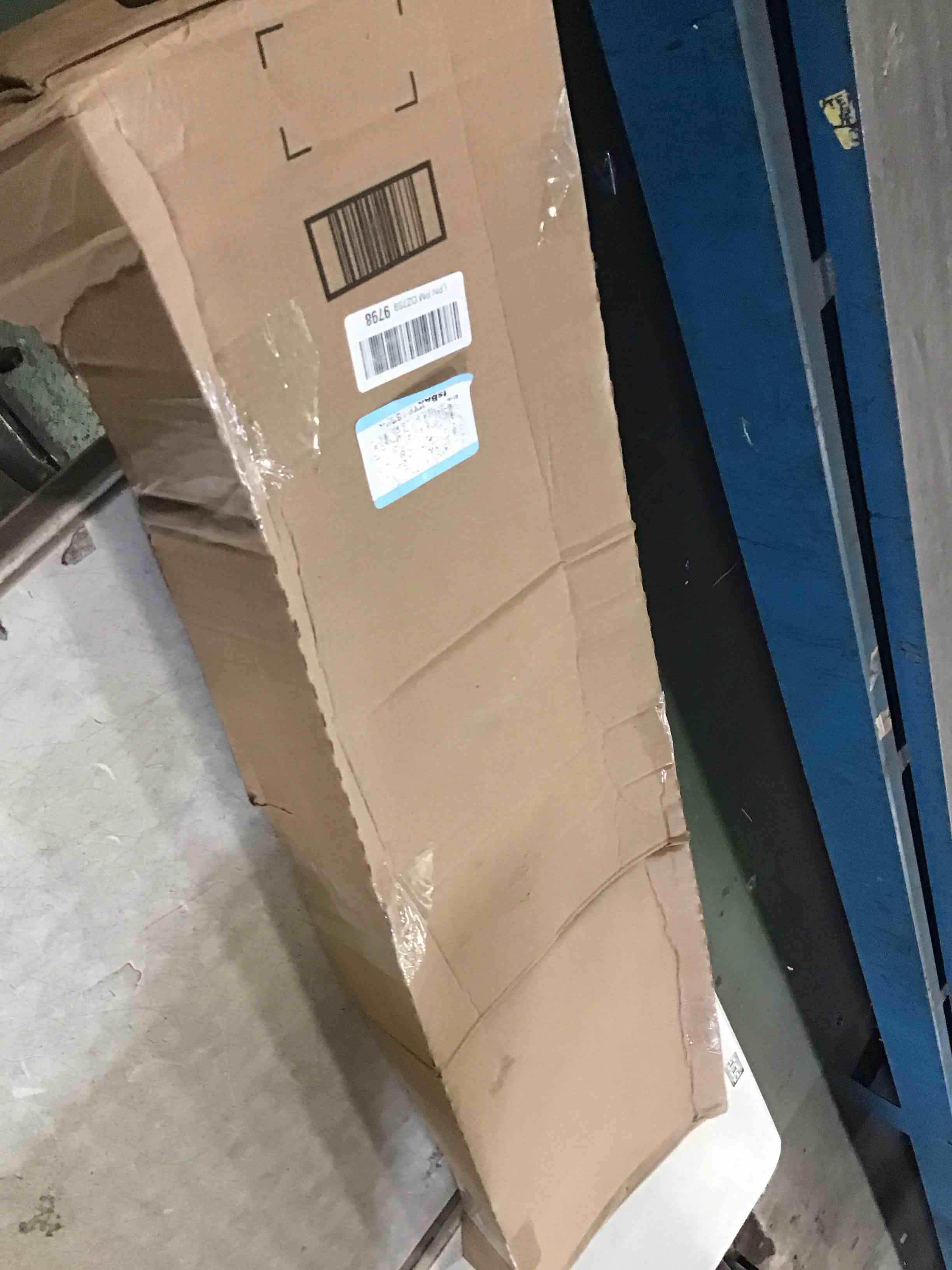 https://s3.amazonaws.com/lotting-images-prod/bidfta/PNK3573367_1751052014642.jpeg