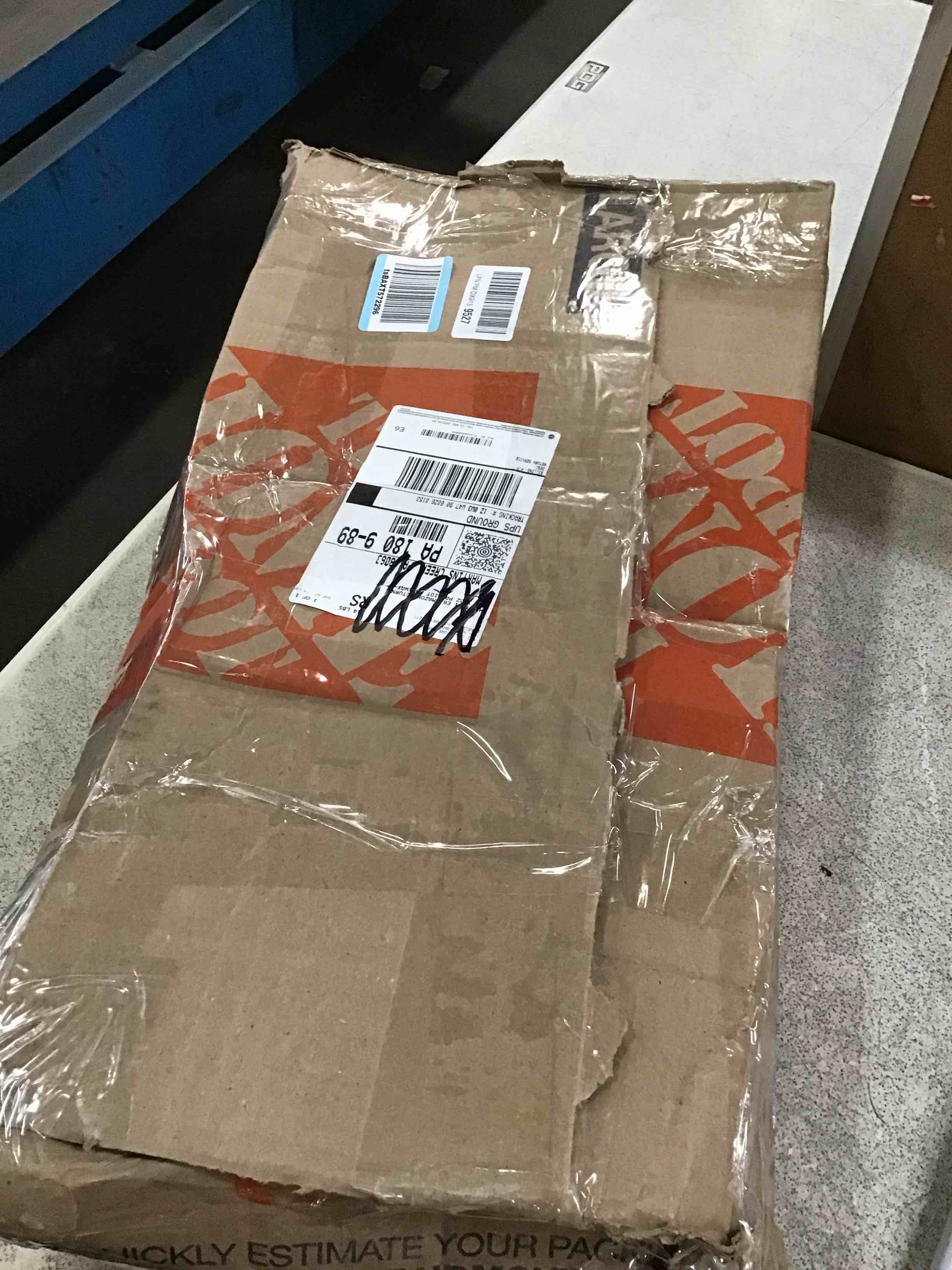 https://s3.amazonaws.com/lotting-images-prod/bidfta/PNK3573423_1751288015897.jpeg