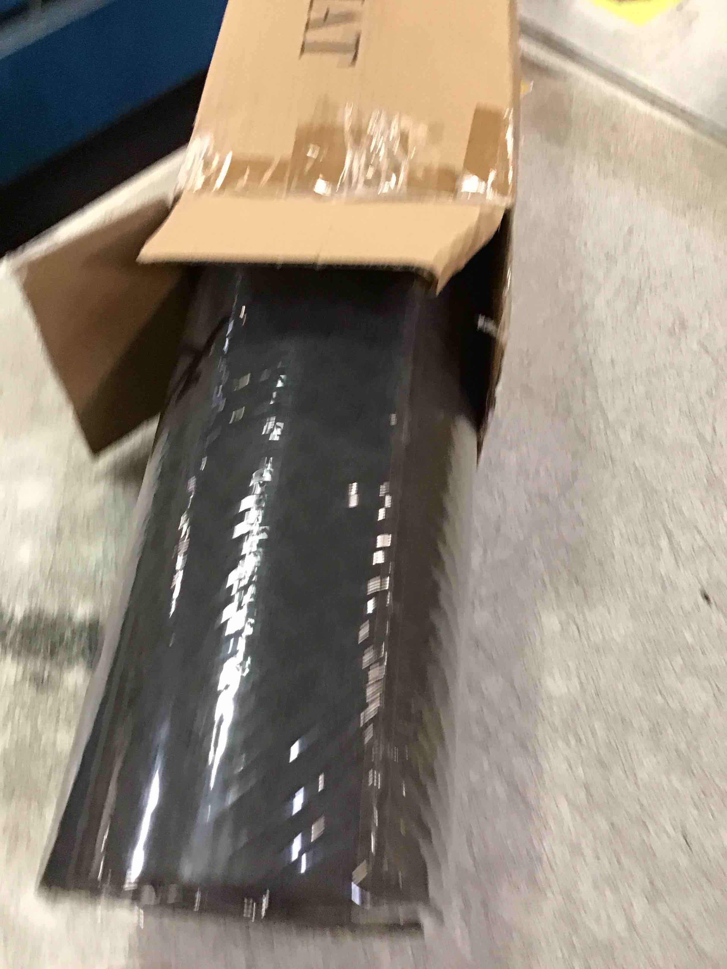 https://s3.amazonaws.com/lotting-images-prod/bidfta/PNK3573442_1751289635828.jpeg