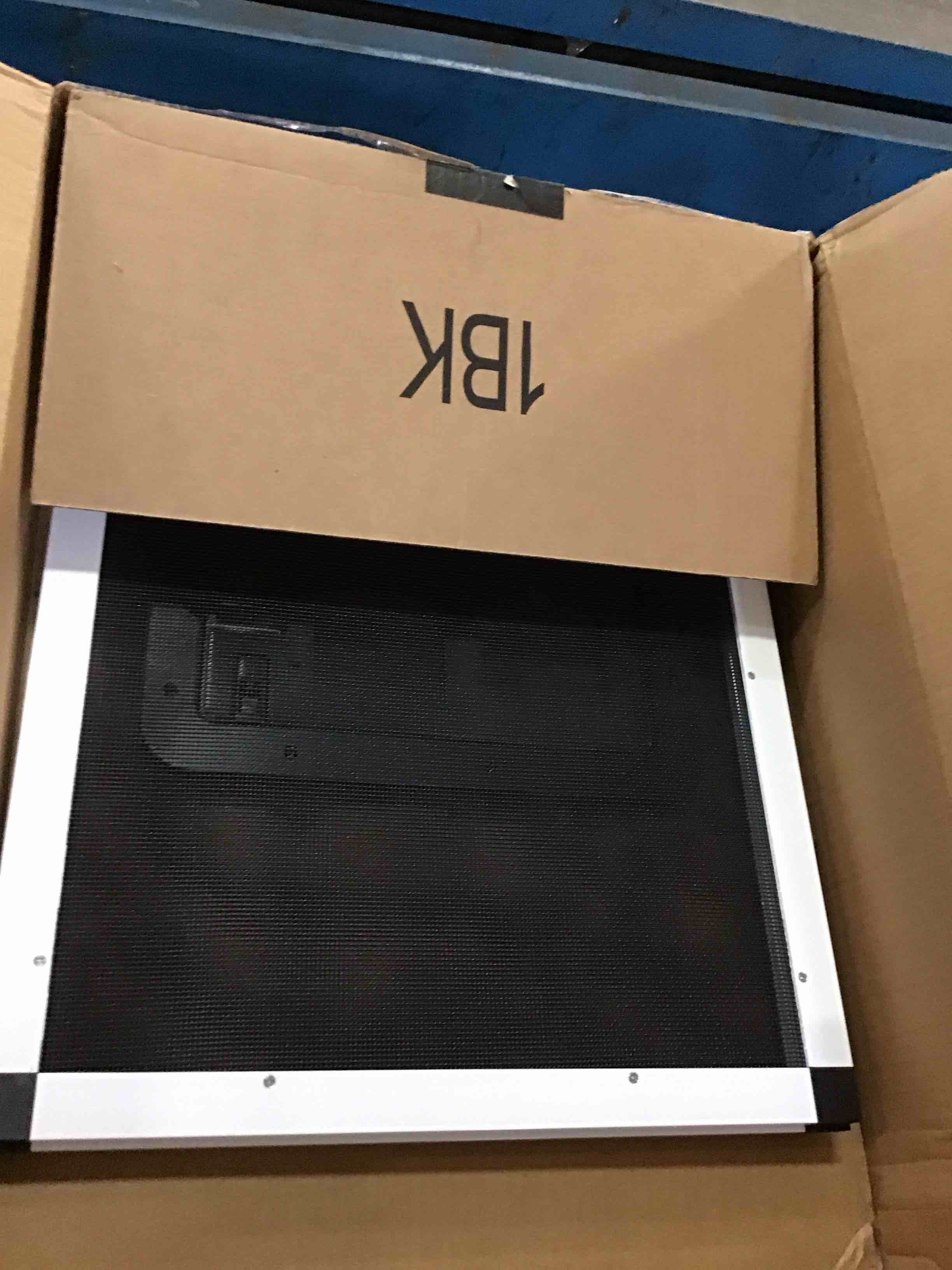 https://s3.amazonaws.com/lotting-images-prod/bidfta/PNK3573455_1751290682788.jpeg