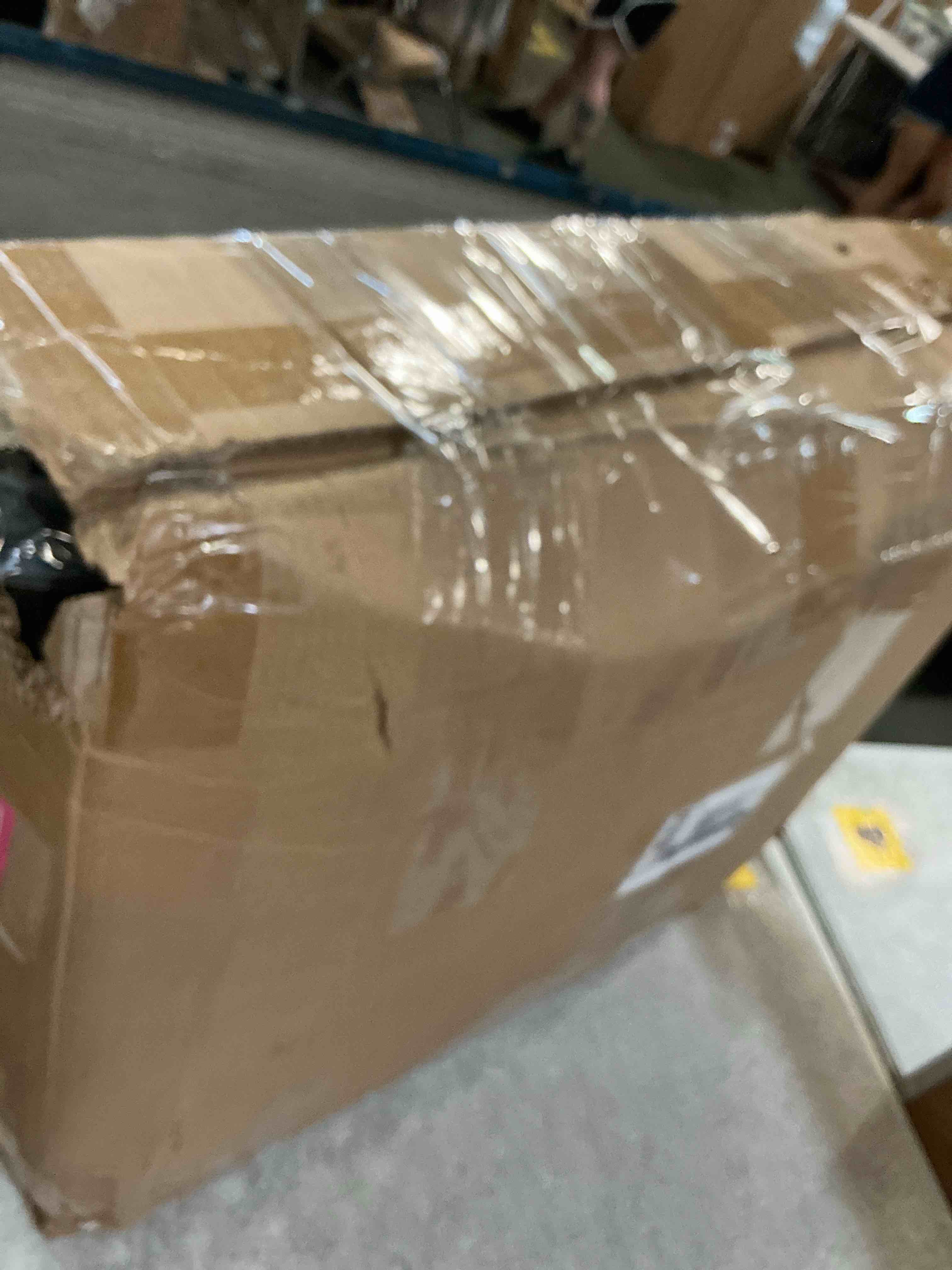 https://s3.amazonaws.com/lotting-images-prod/bidfta/PNK3573563_1751300381720.jpeg