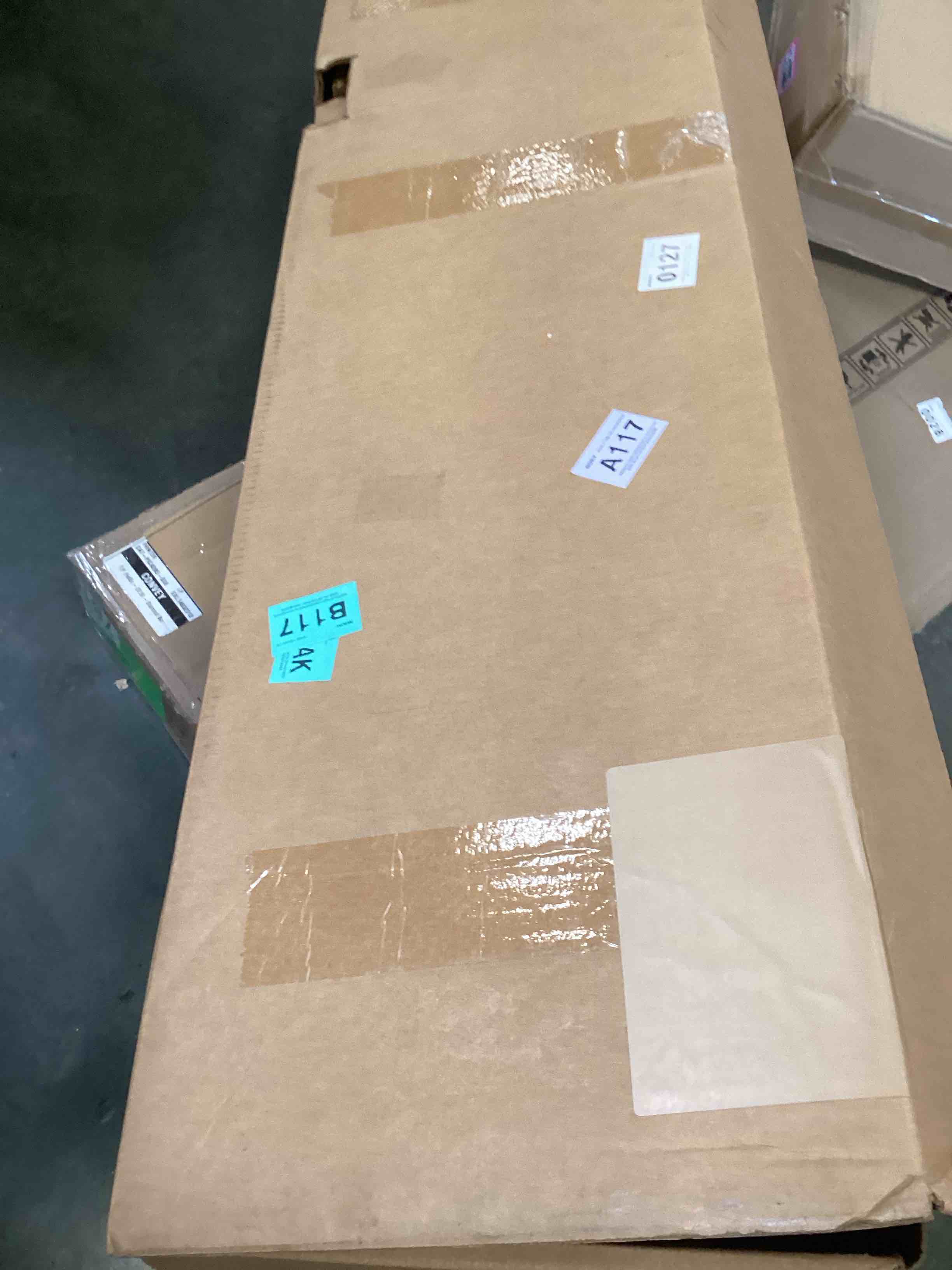 https://s3.amazonaws.com/lotting-images-prod/bidfta/PNK3580811_1749570864901.jpeg