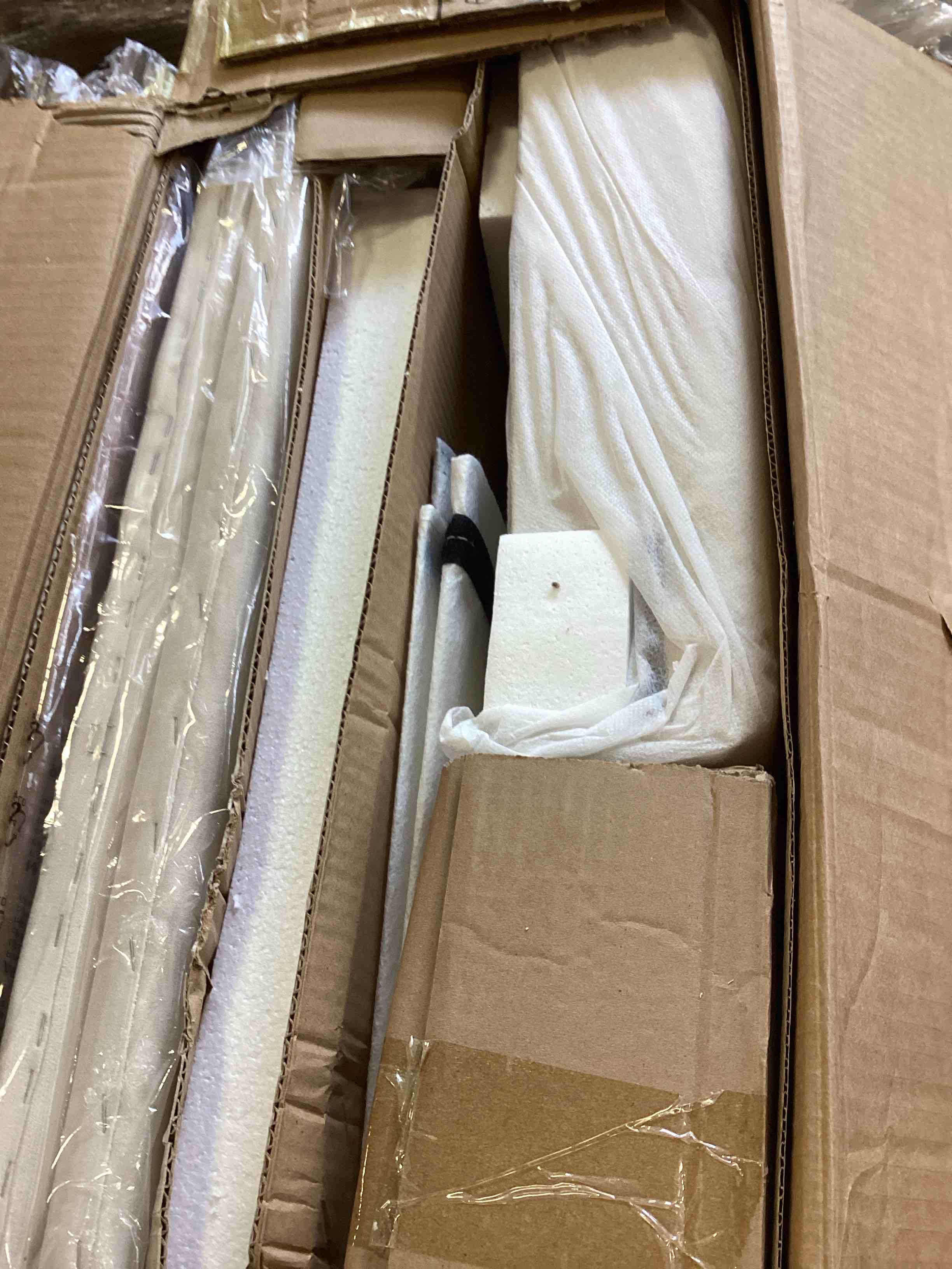 https://s3.amazonaws.com/lotting-images-prod/bidfta/PNK3580921_1749655164803.jpeg