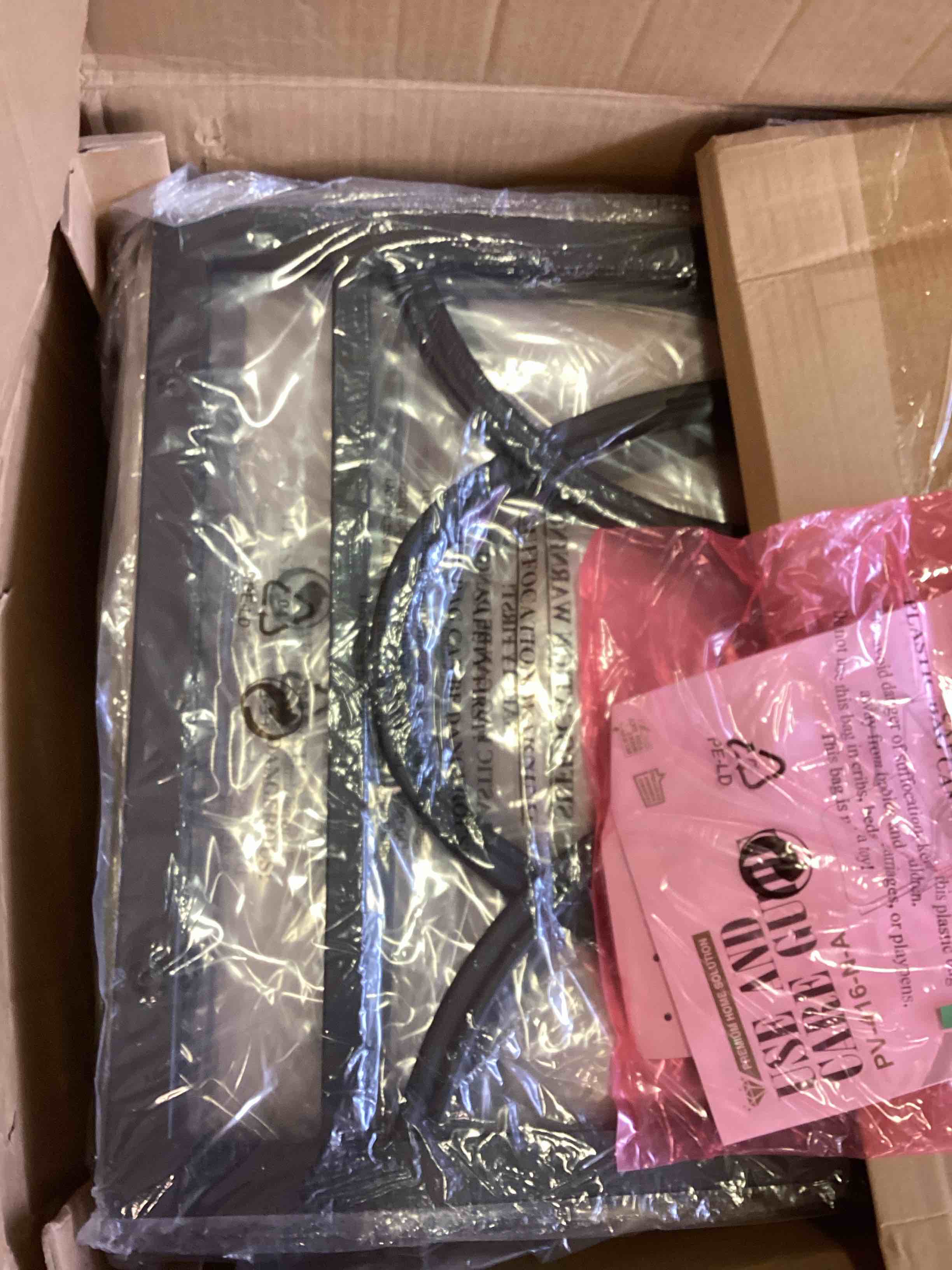 https://s3.amazonaws.com/lotting-images-prod/bidfta/PNK3580996_1749671851430.jpeg