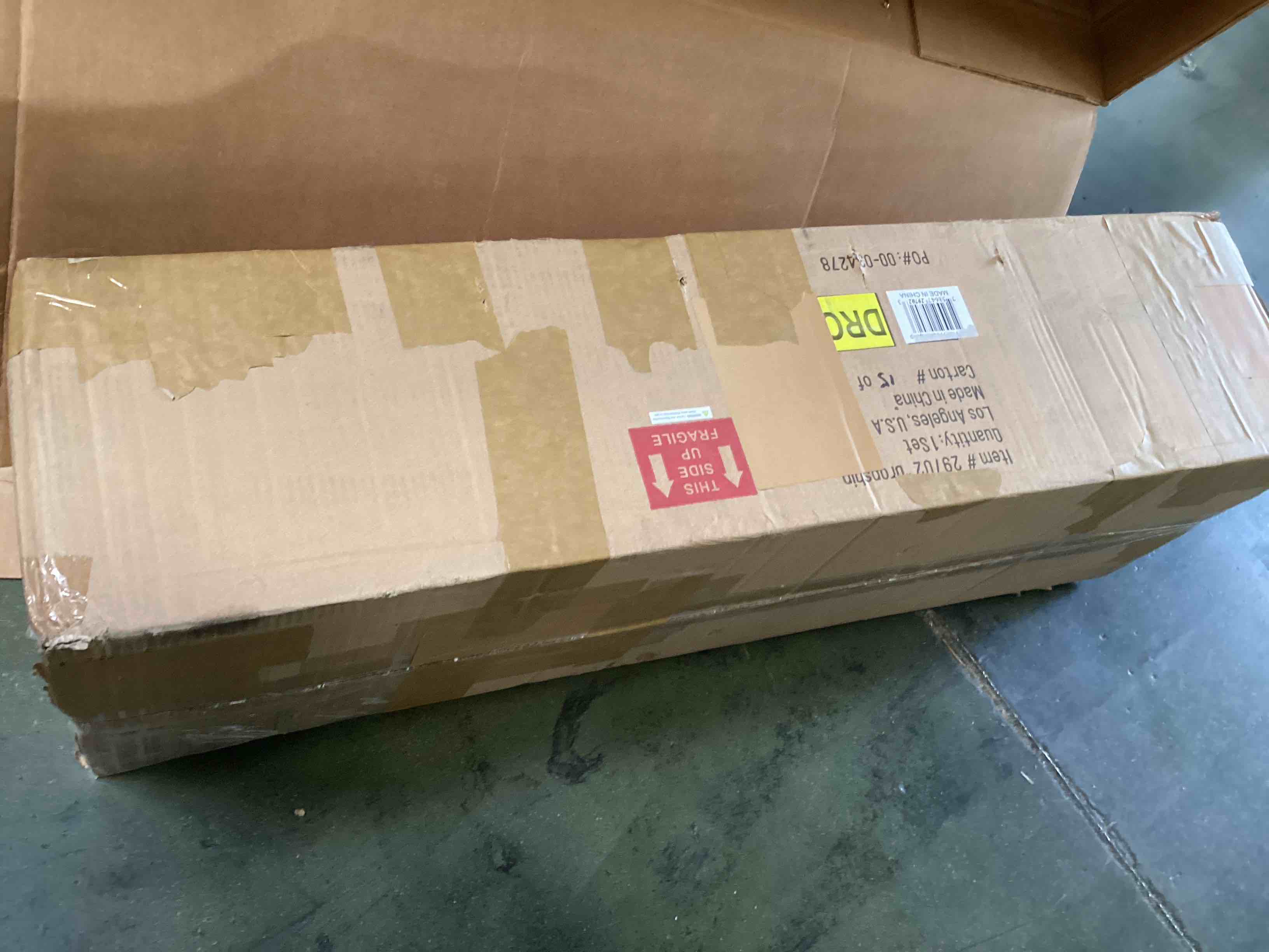 https://s3.amazonaws.com/lotting-images-prod/bidfta/PNK3581110_1749758032271.jpeg