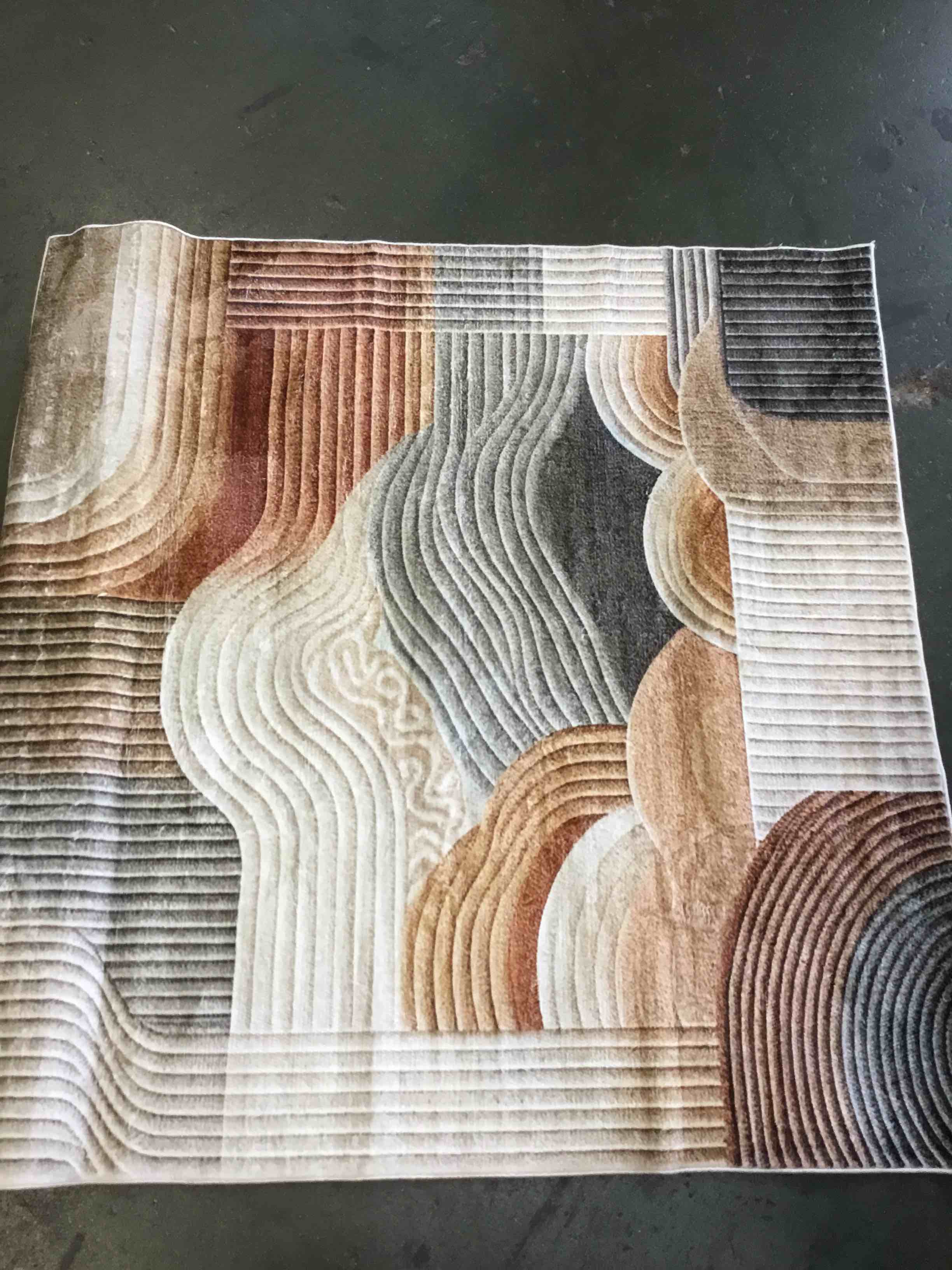 Buka abstract rug 3’ x 3’