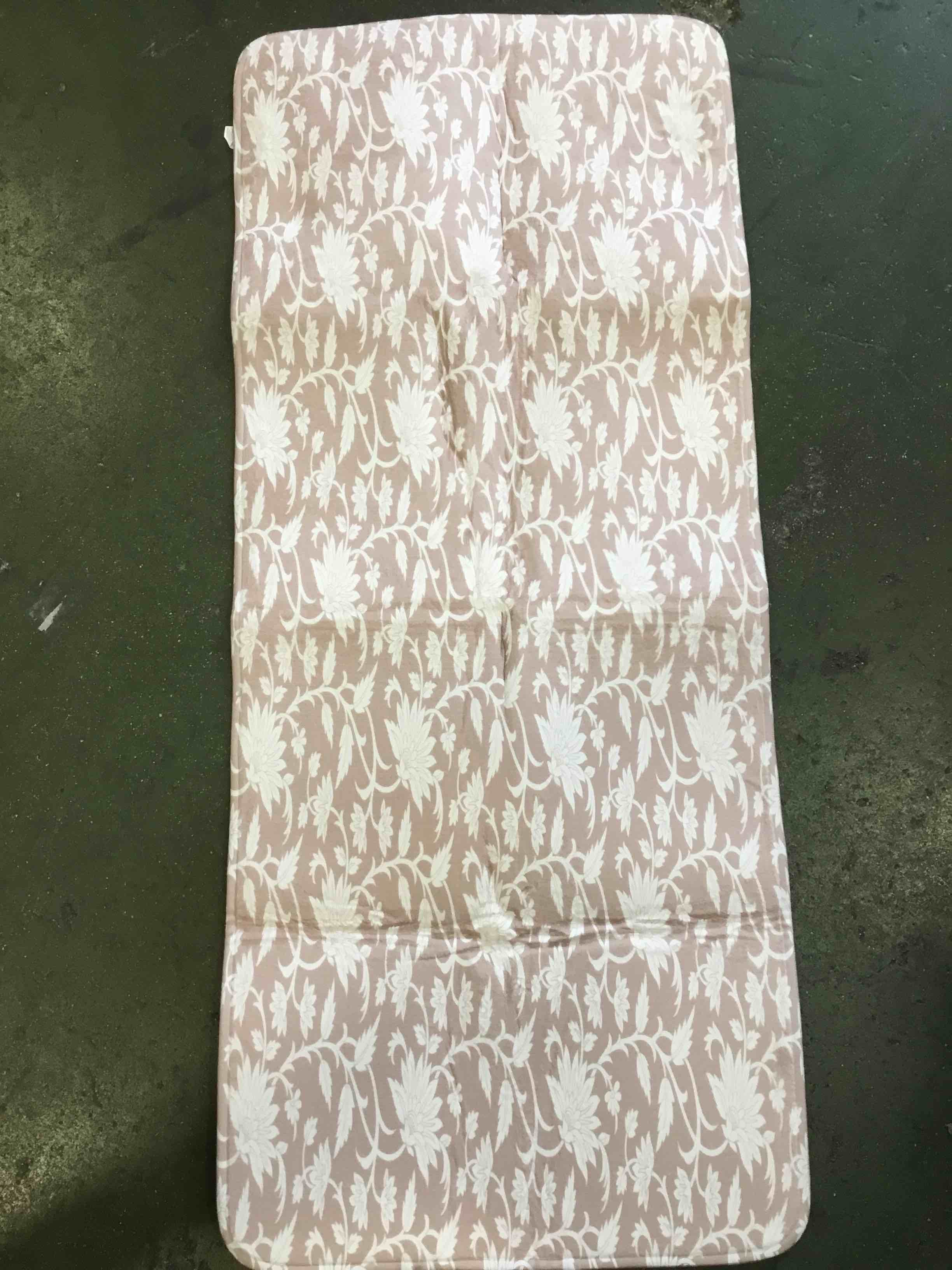 Floral rug 3’ x 1’ light pink 