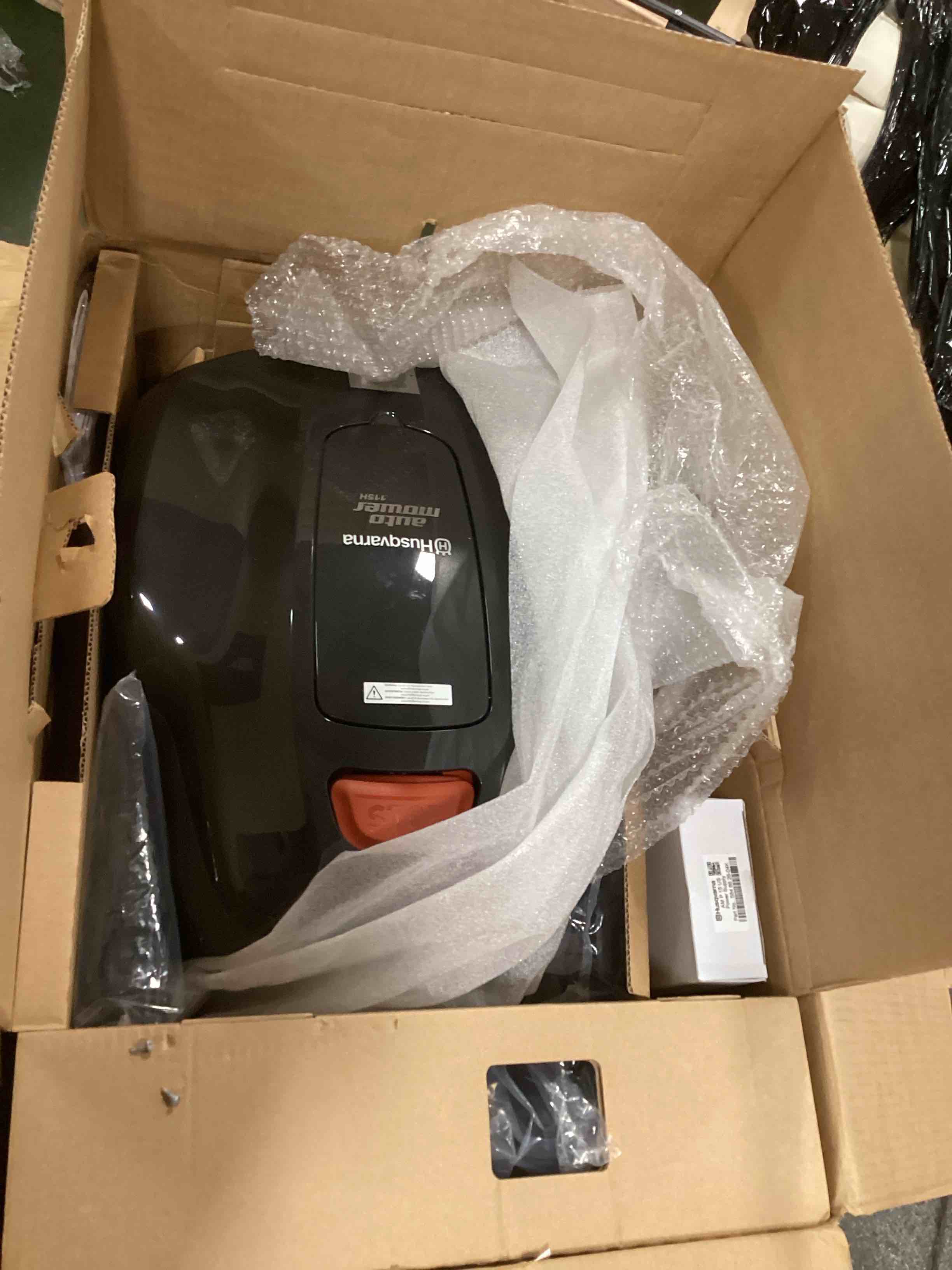 https://s3.amazonaws.com/lotting-images-prod/bidfta/PNK3581478_1750162250515.jpeg