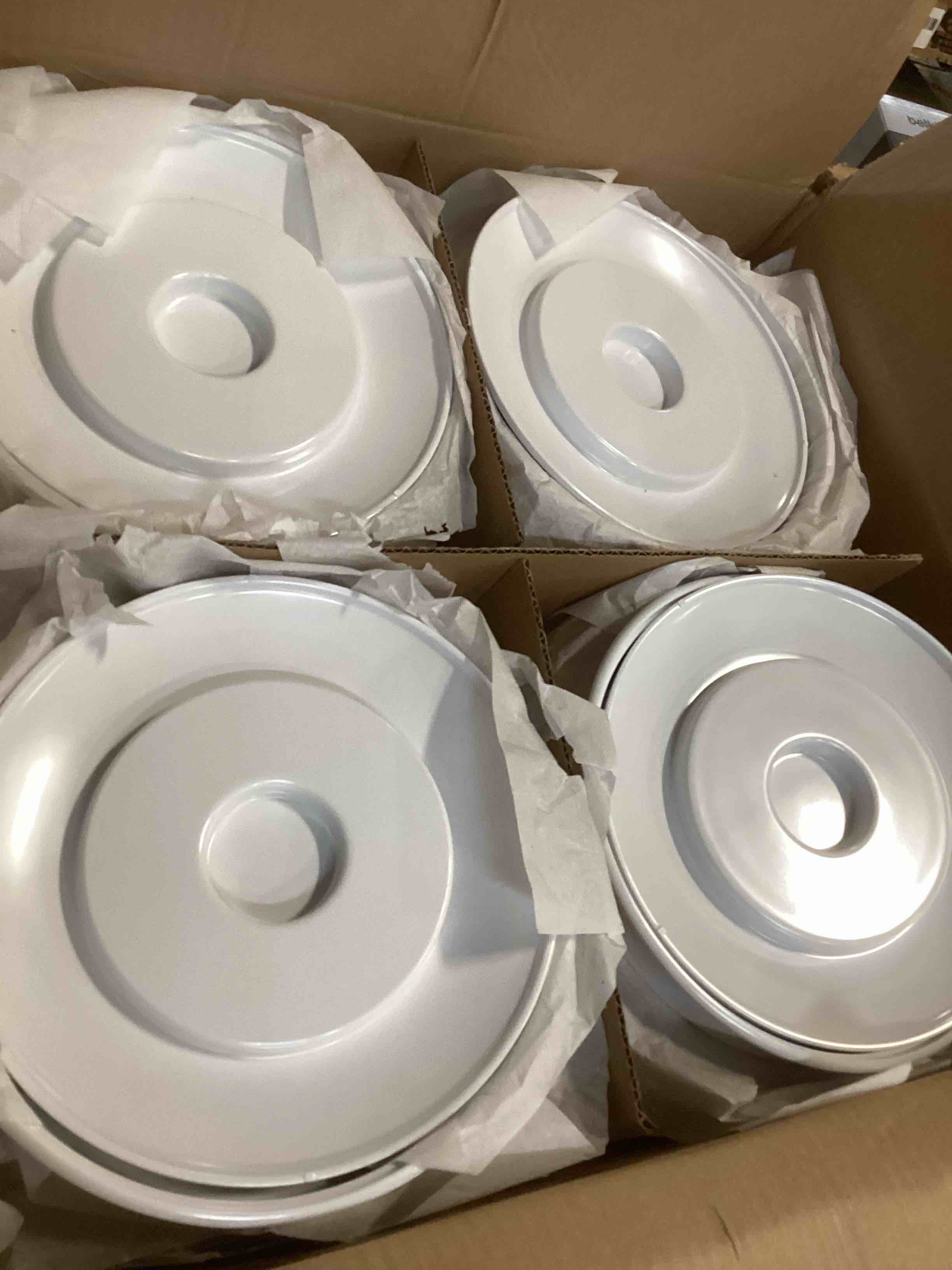 https://s3.amazonaws.com/lotting-images-prod/bidfta/PNK3581644_1750273418322.jpeg