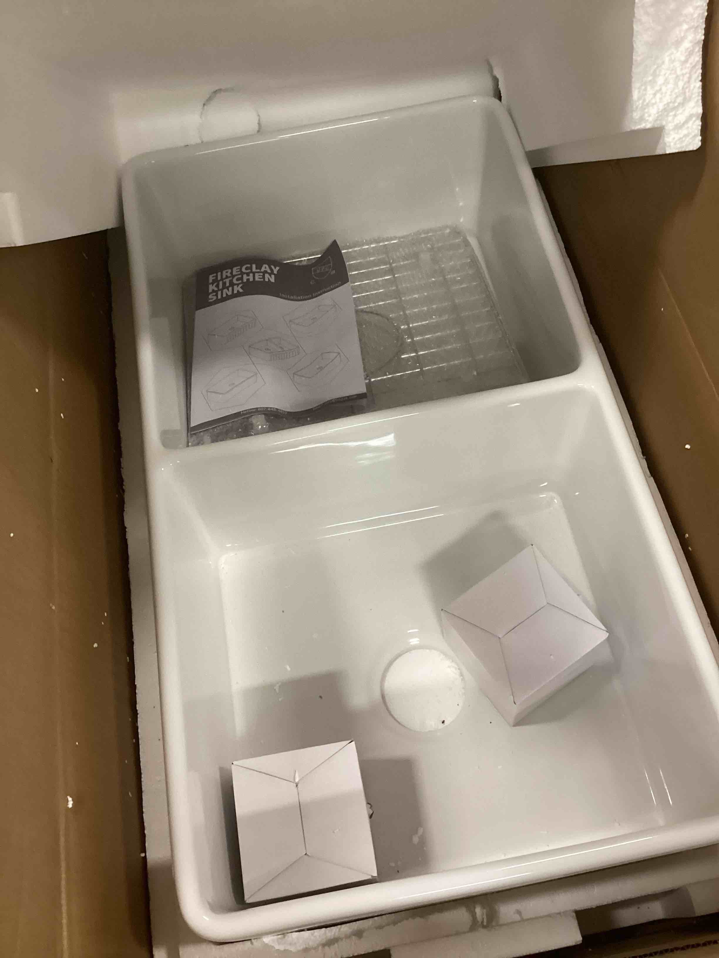 https://s3.amazonaws.com/lotting-images-prod/bidfta/PNK3581715_1750338447819.jpeg