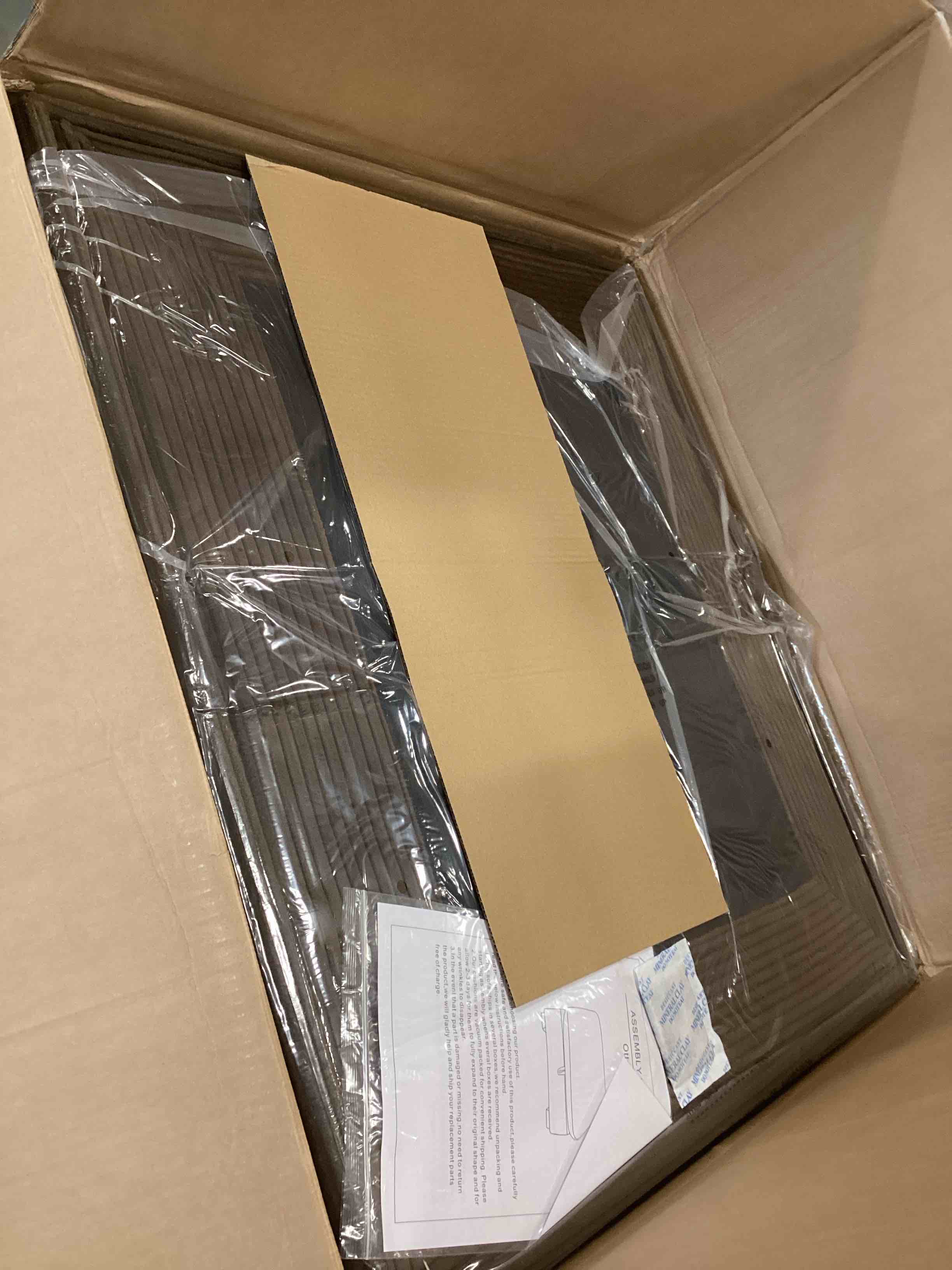 https://s3.amazonaws.com/lotting-images-prod/bidfta/PNK3581837_1750421007685.jpeg