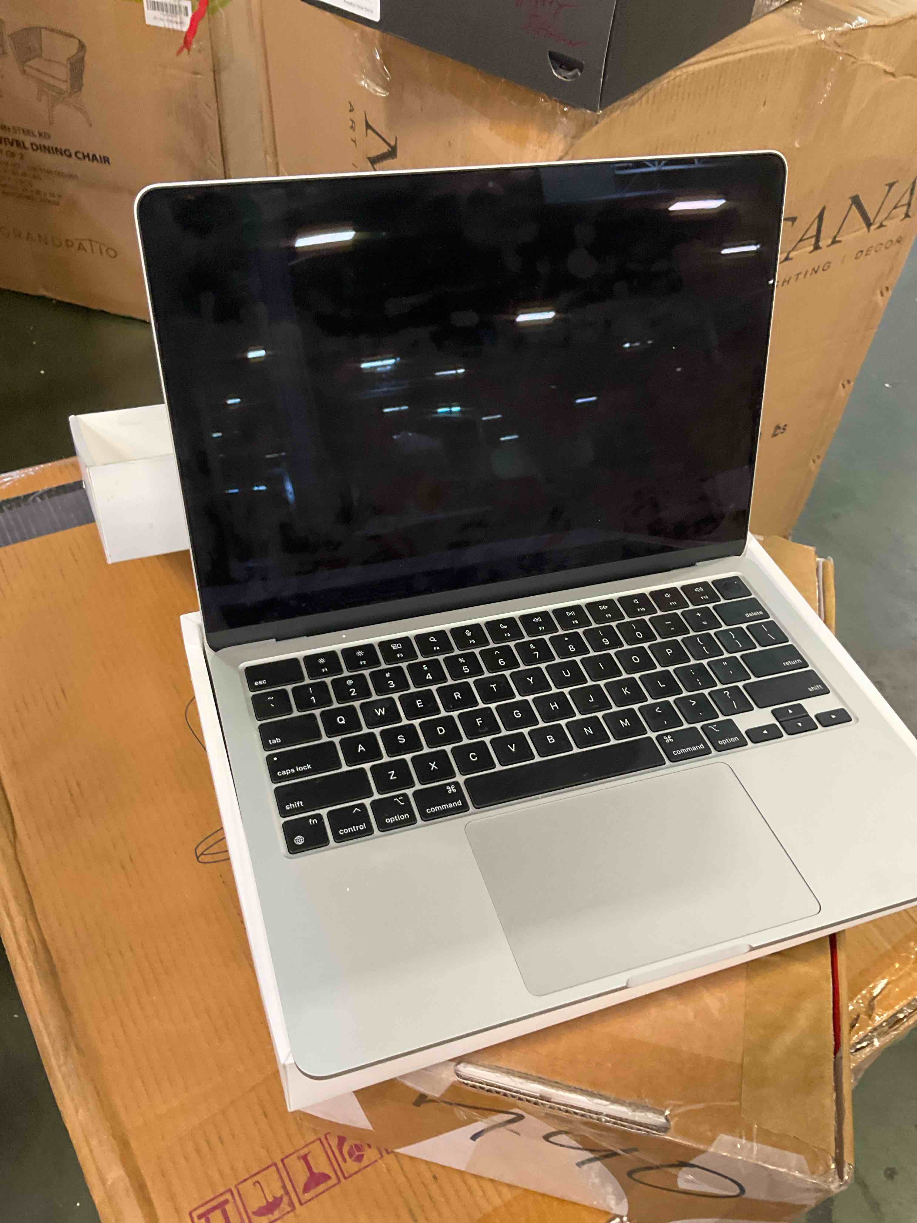 https://s3.amazonaws.com/lotting-images-prod/bidfta/PNK3582104_1750881512891.jpeg