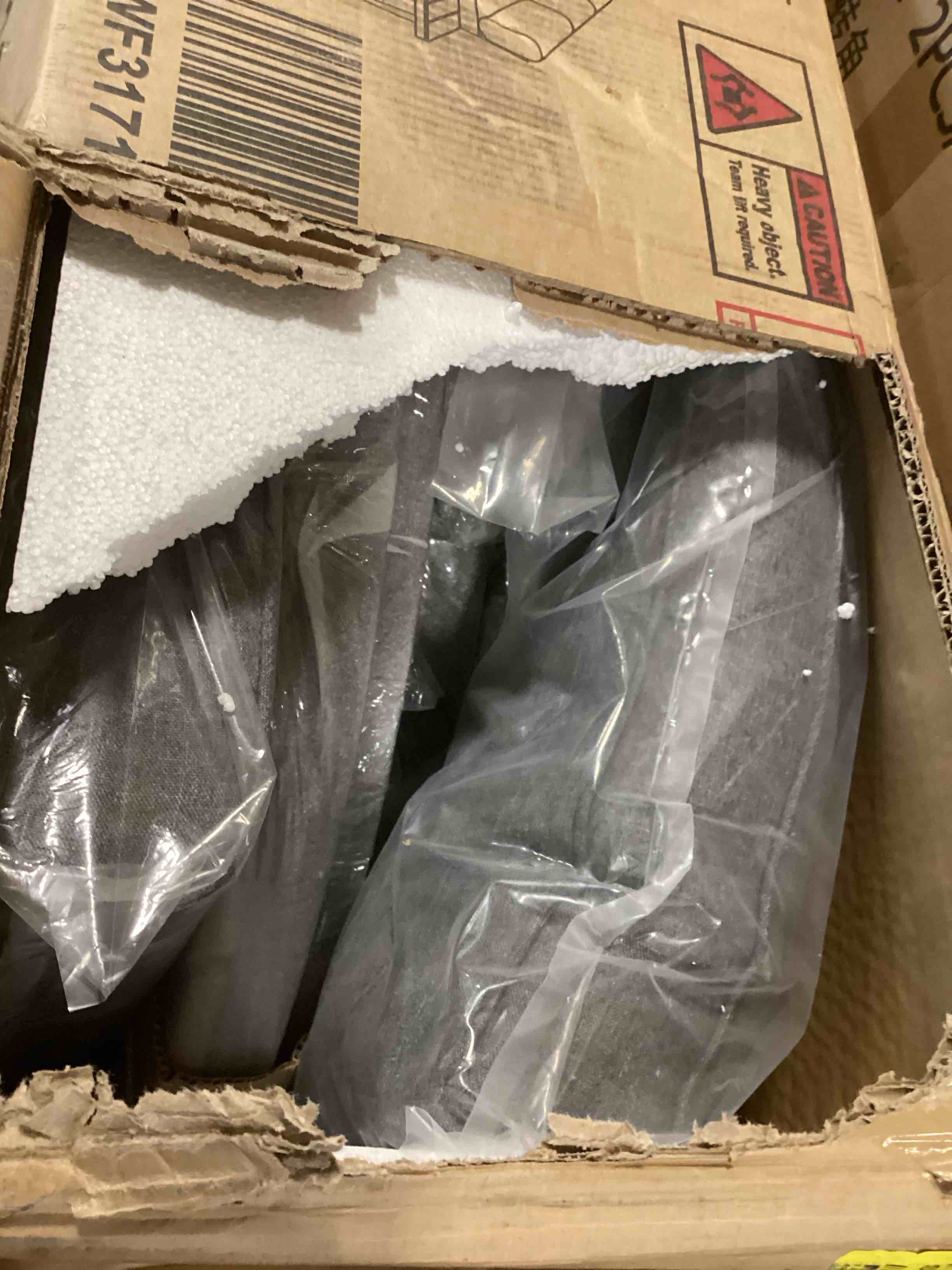 https://s3.amazonaws.com/lotting-images-prod/bidfta/PNK3582224_1751029745560.jpeg