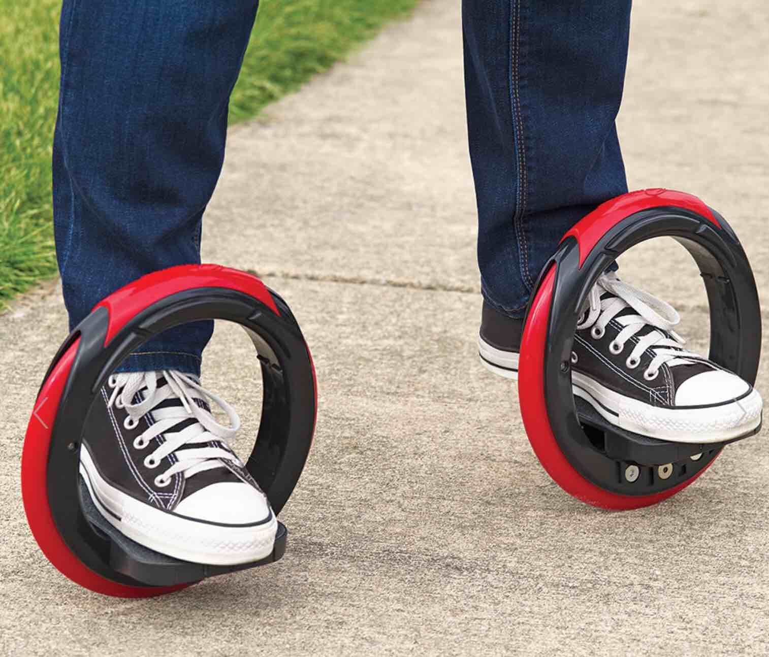 The Sidewinding Circular Skates