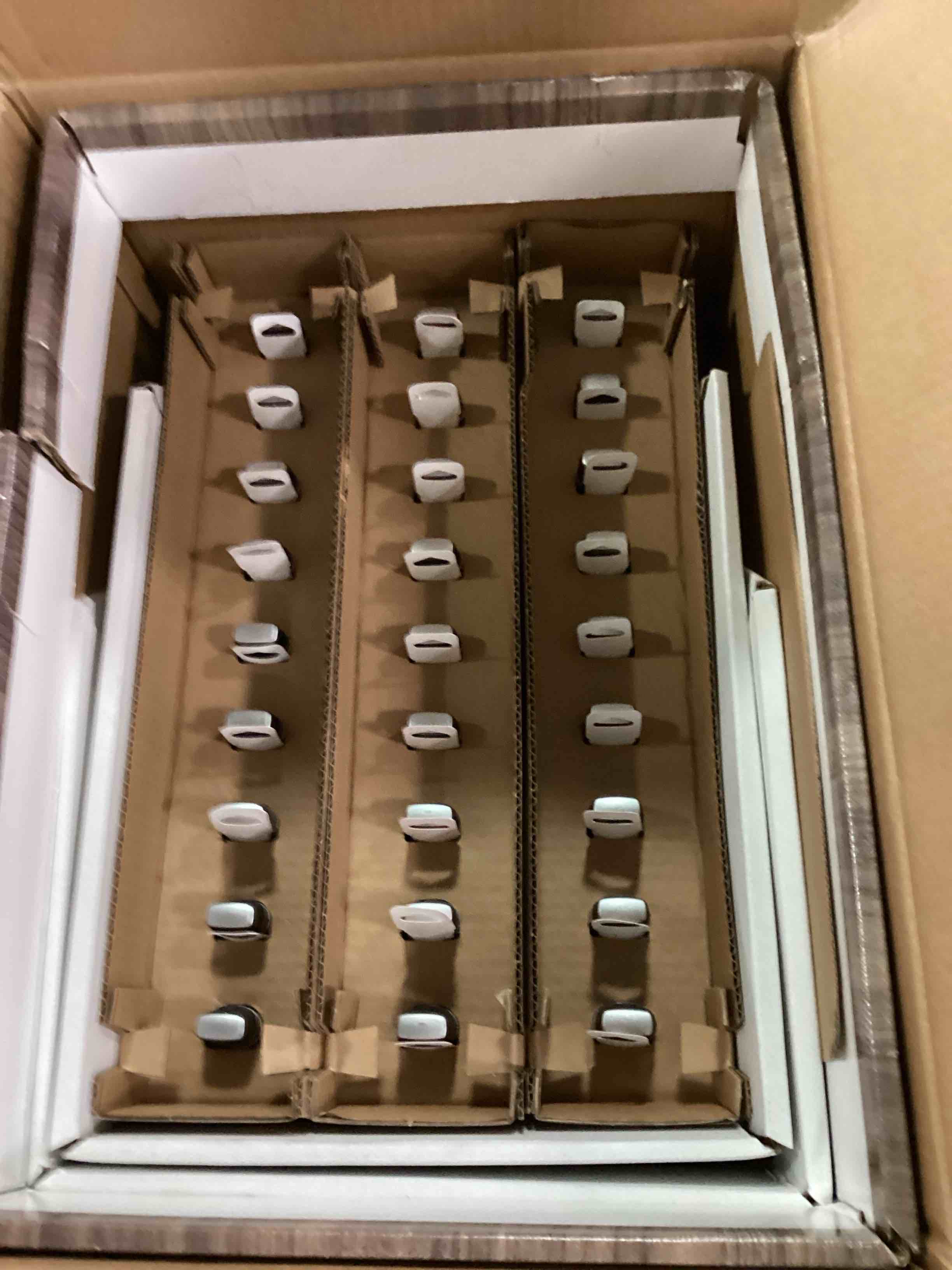 https://s3.amazonaws.com/lotting-images-prod/bidfta/PNK3592706_1753287457171.jpeg