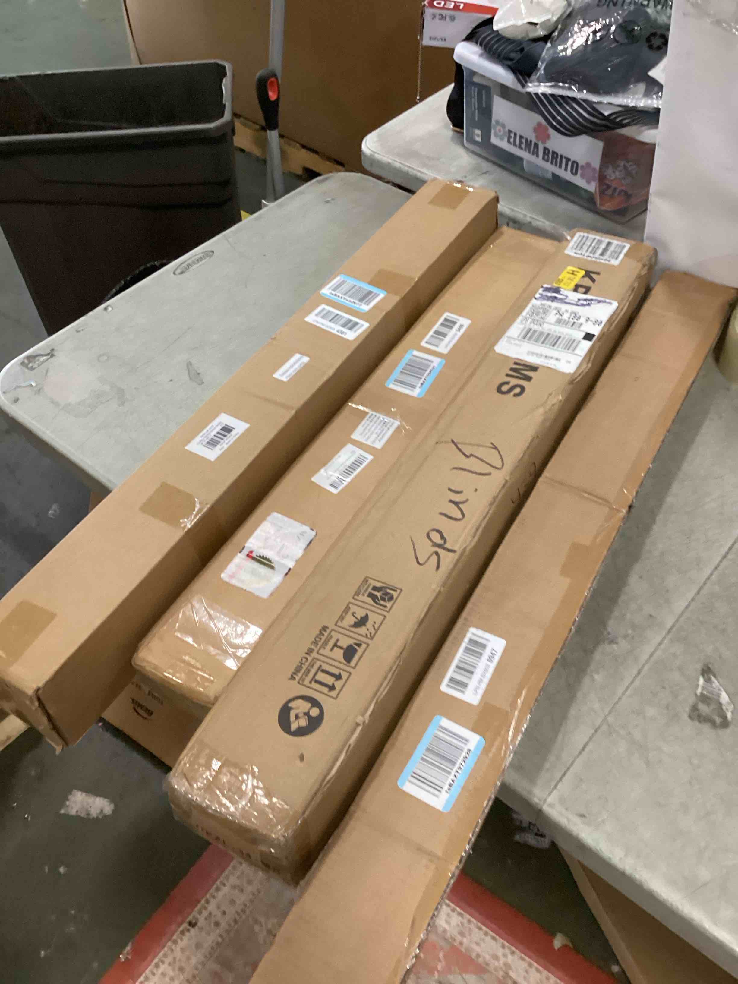 https://s3.amazonaws.com/lotting-images-prod/bidfta/PNK3595077_1753976284923.jpeg