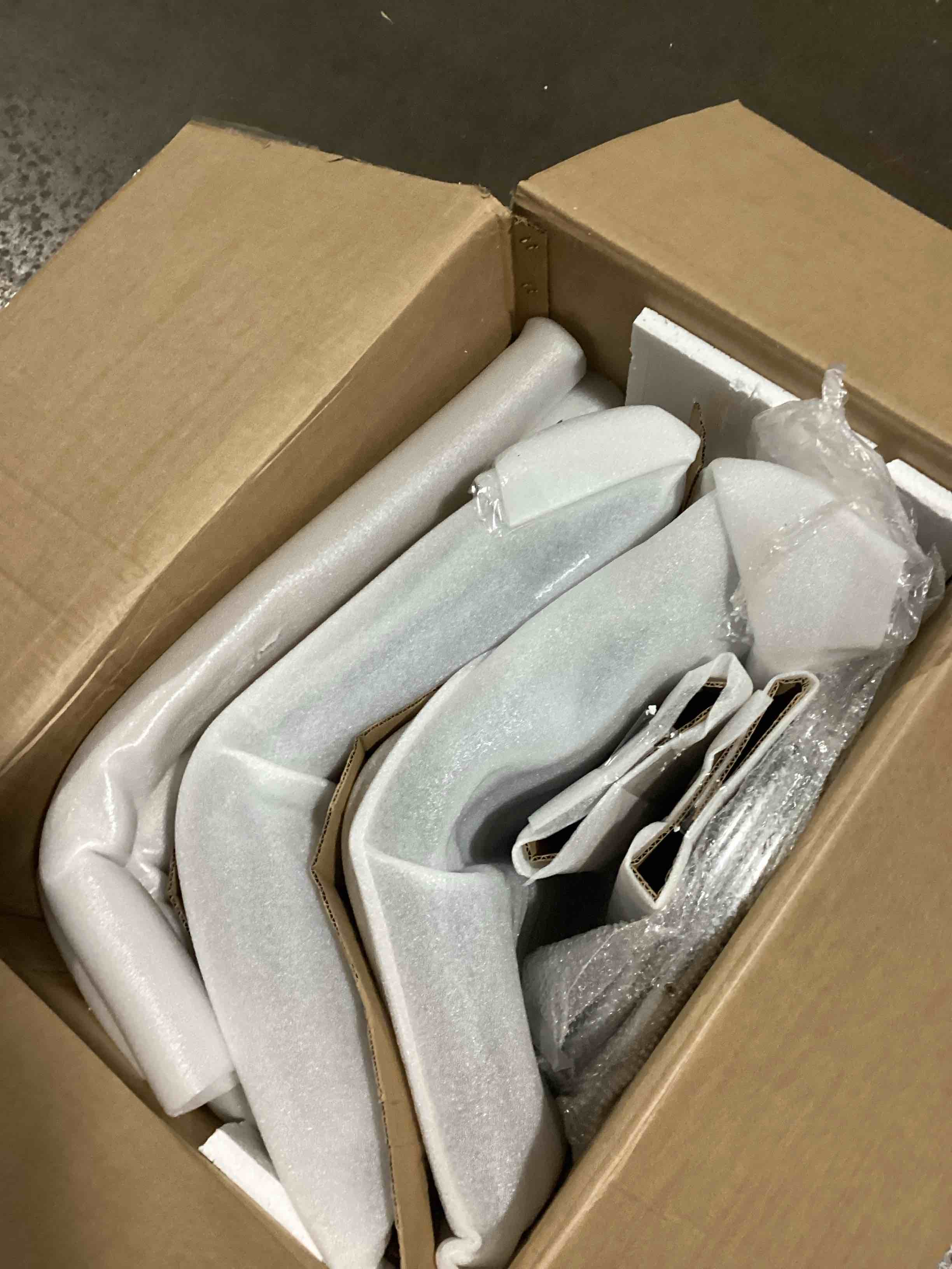 https://s3.amazonaws.com/lotting-images-prod/bidfta/PNK3616405_1746449533663.jpeg