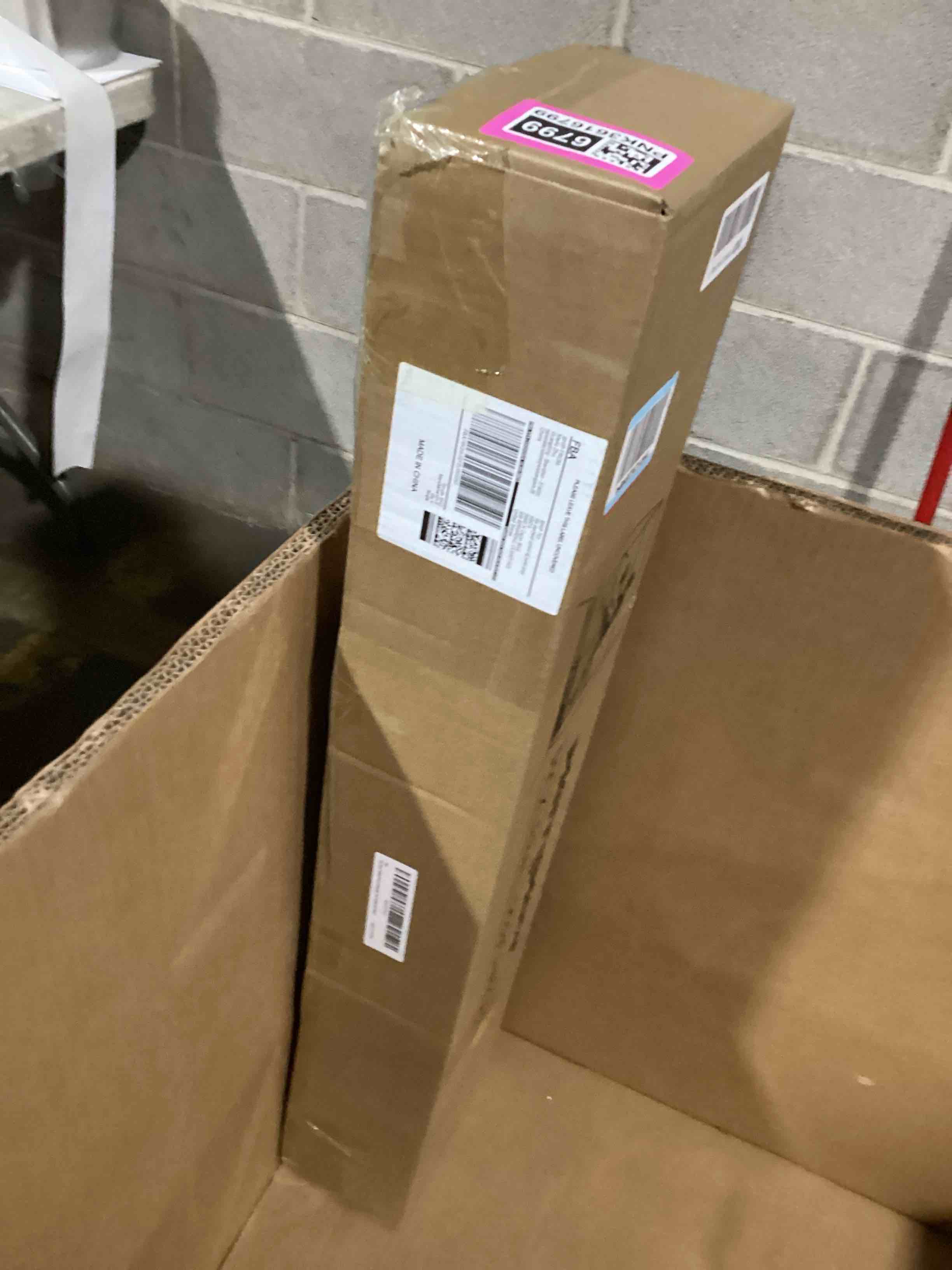 https://s3.amazonaws.com/lotting-images-prod/bidfta/PNK3616799_1746815577972.jpeg