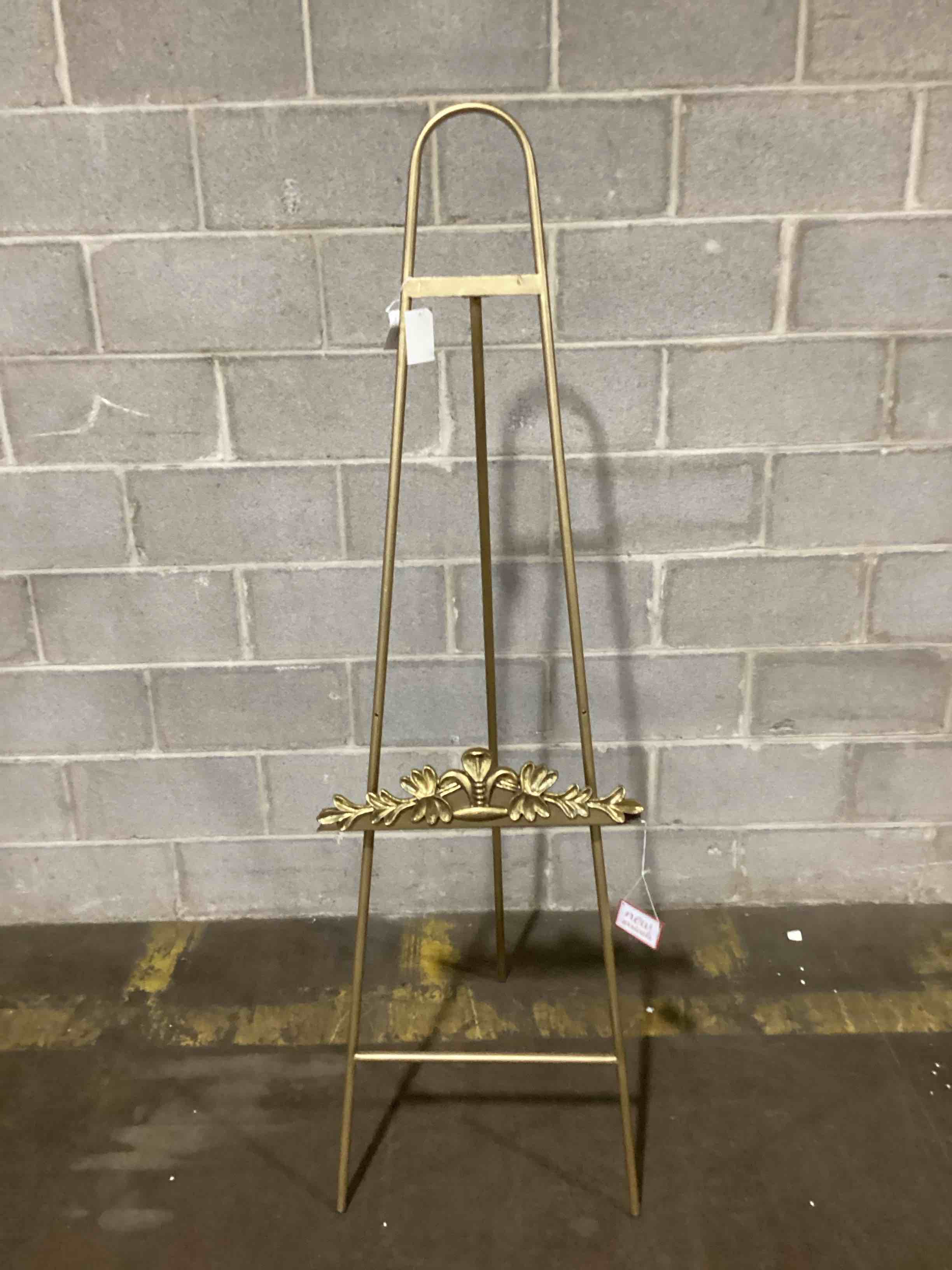 METAL FLOOR EASEL 19w 63h 