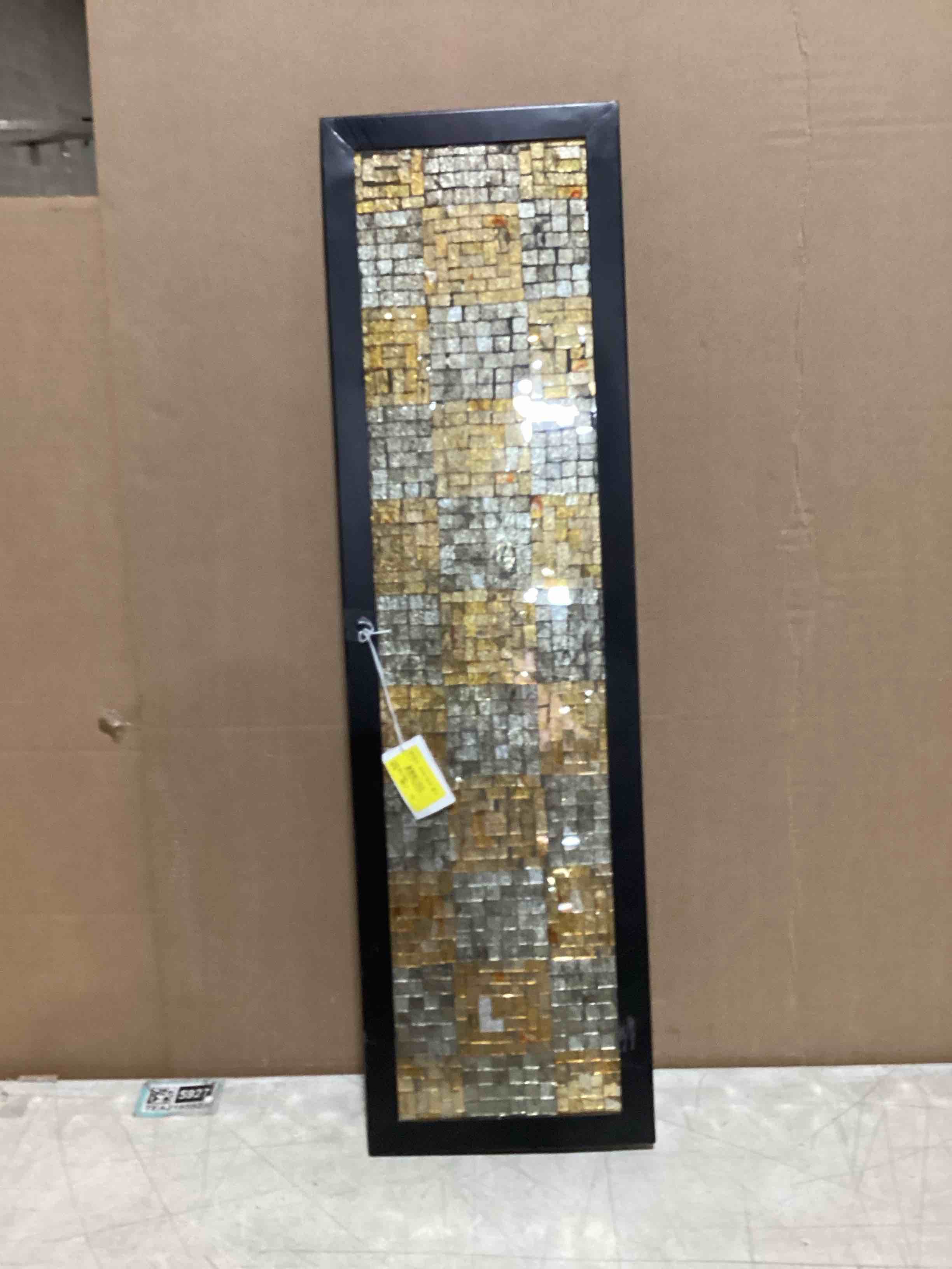 LARGE WALL PANEL