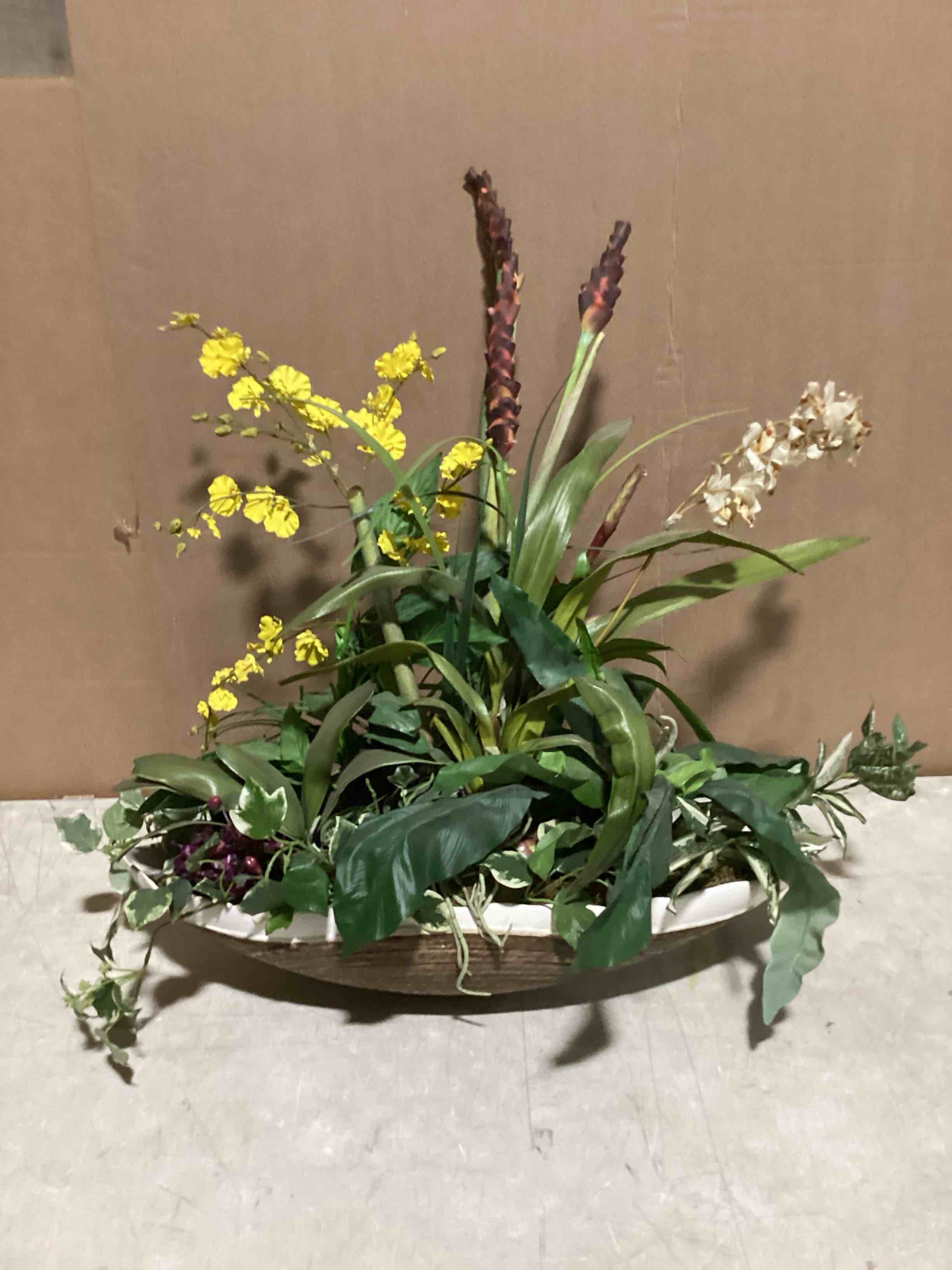 ARTIFICIAL FLORAL ARRANGMENT