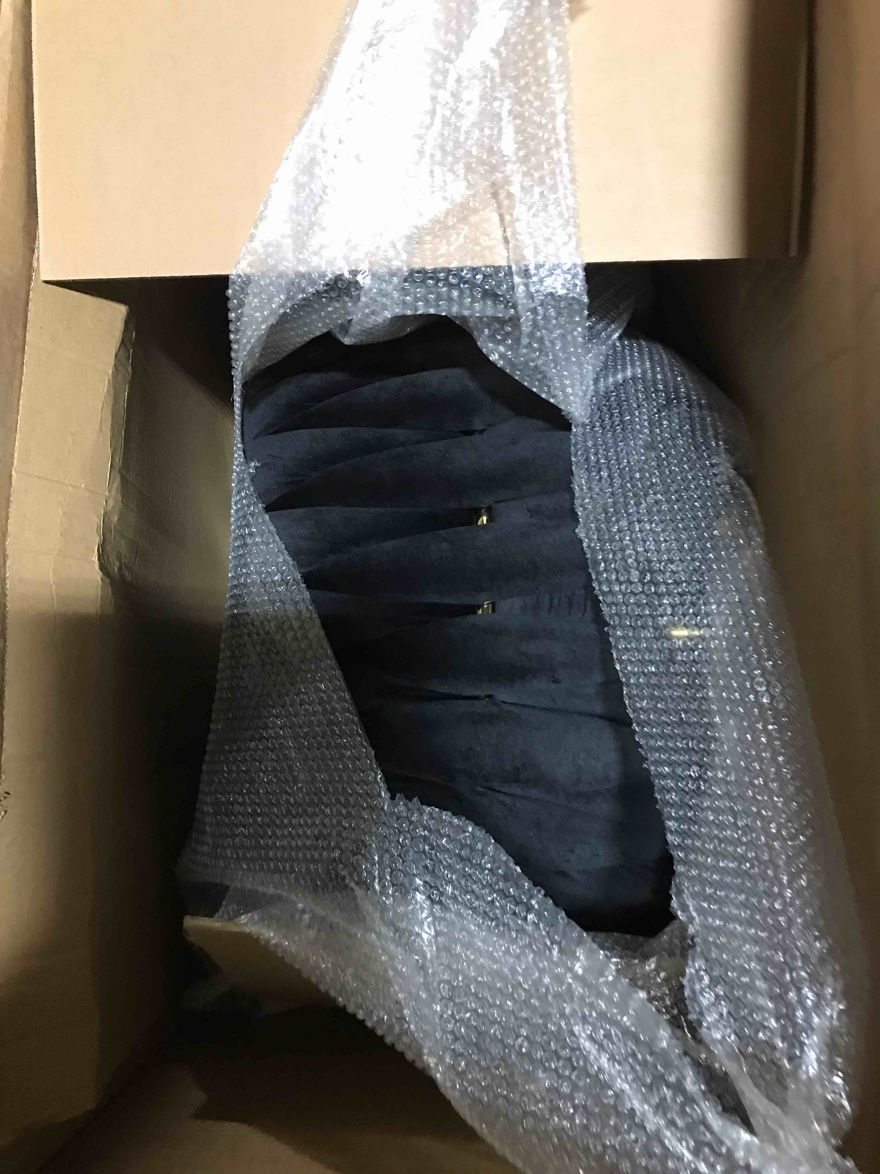 https://s3.amazonaws.com/lotting-images-prod/bidfta/PNK3620022_1747224741833.jpeg