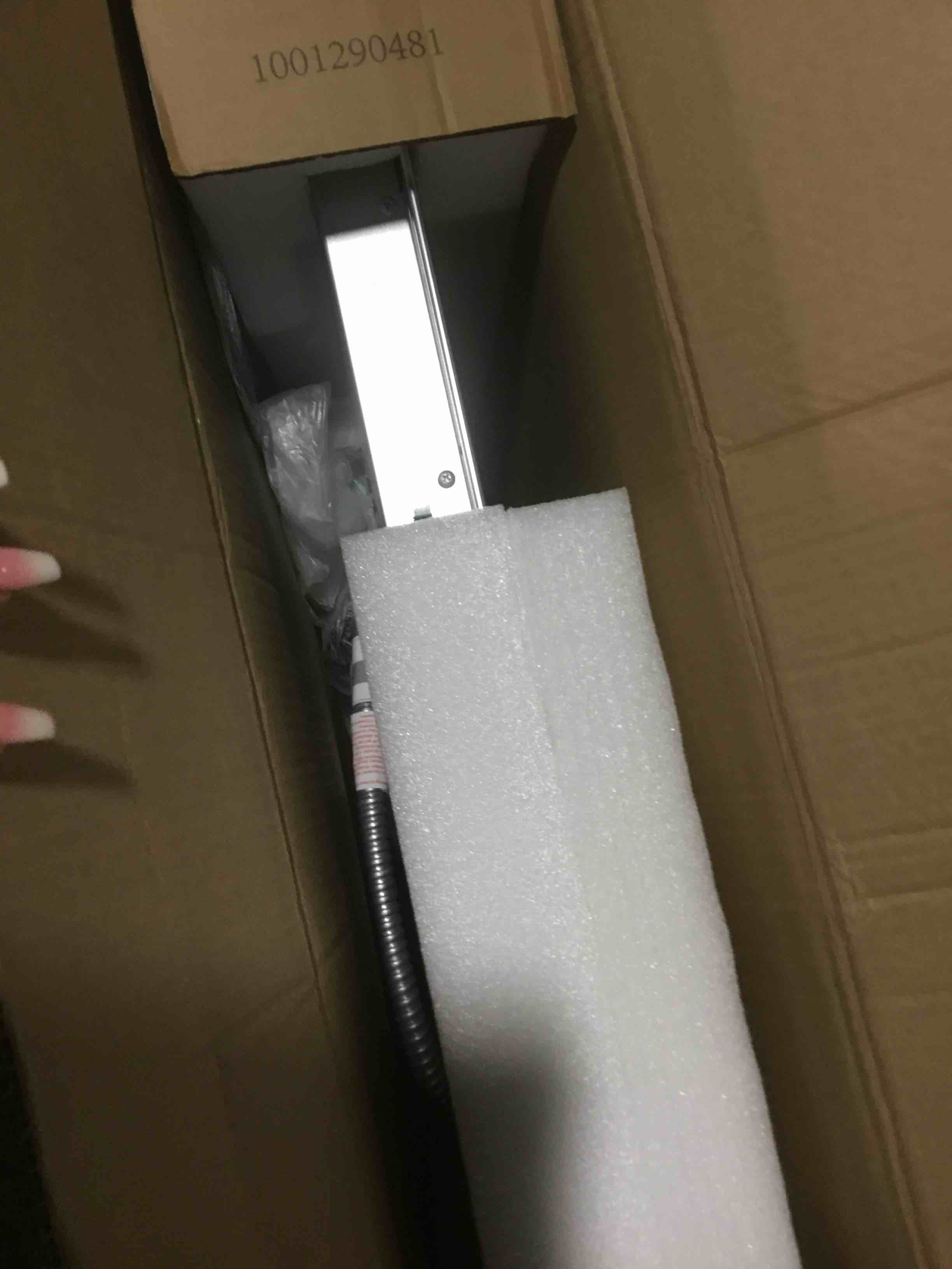 https://s3.amazonaws.com/lotting-images-prod/bidfta/PNK3624366_1751293209411.jpeg