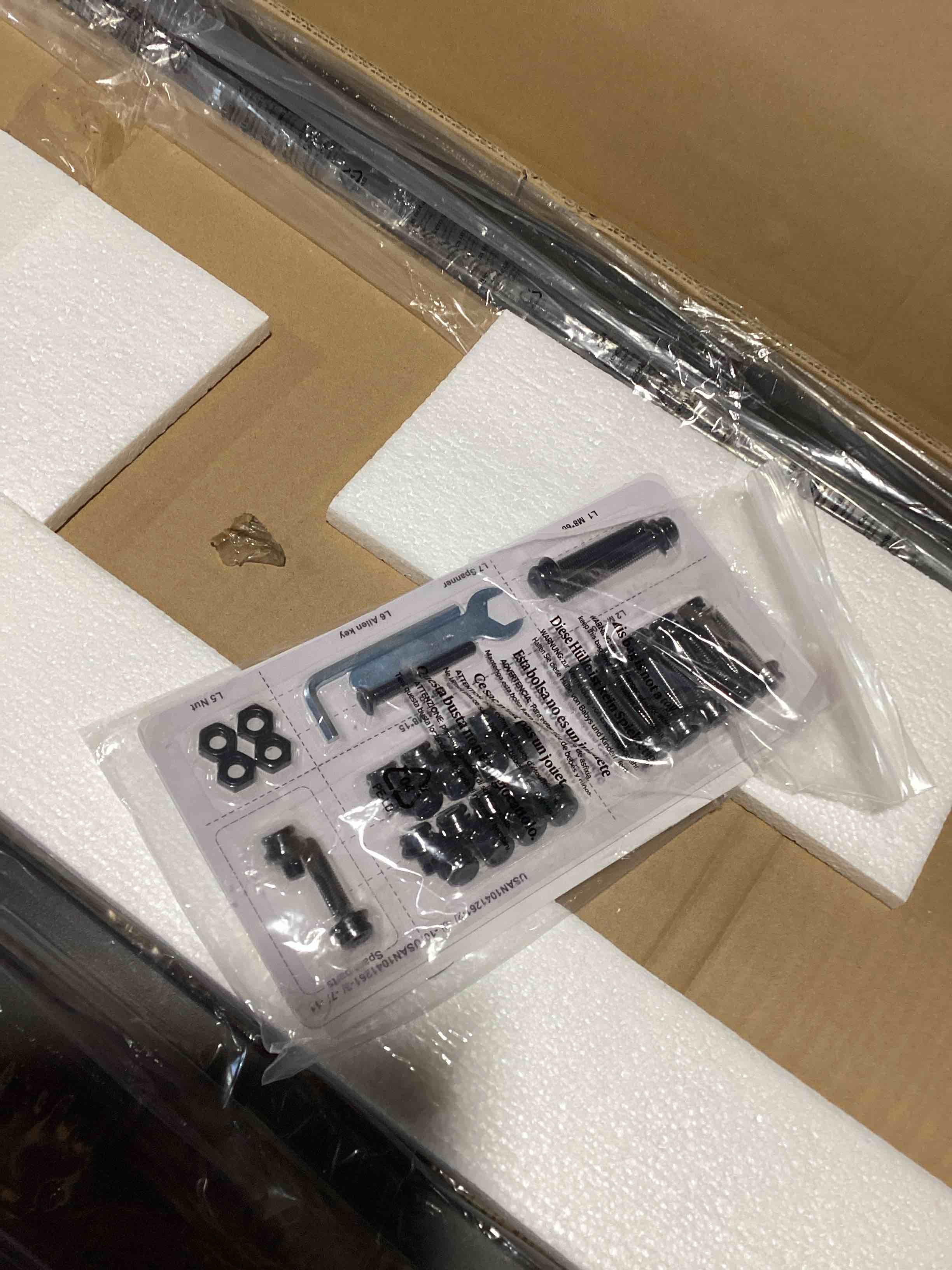 https://s3.amazonaws.com/lotting-images-prod/bidfta/PNK3624904_1751567921736.jpeg