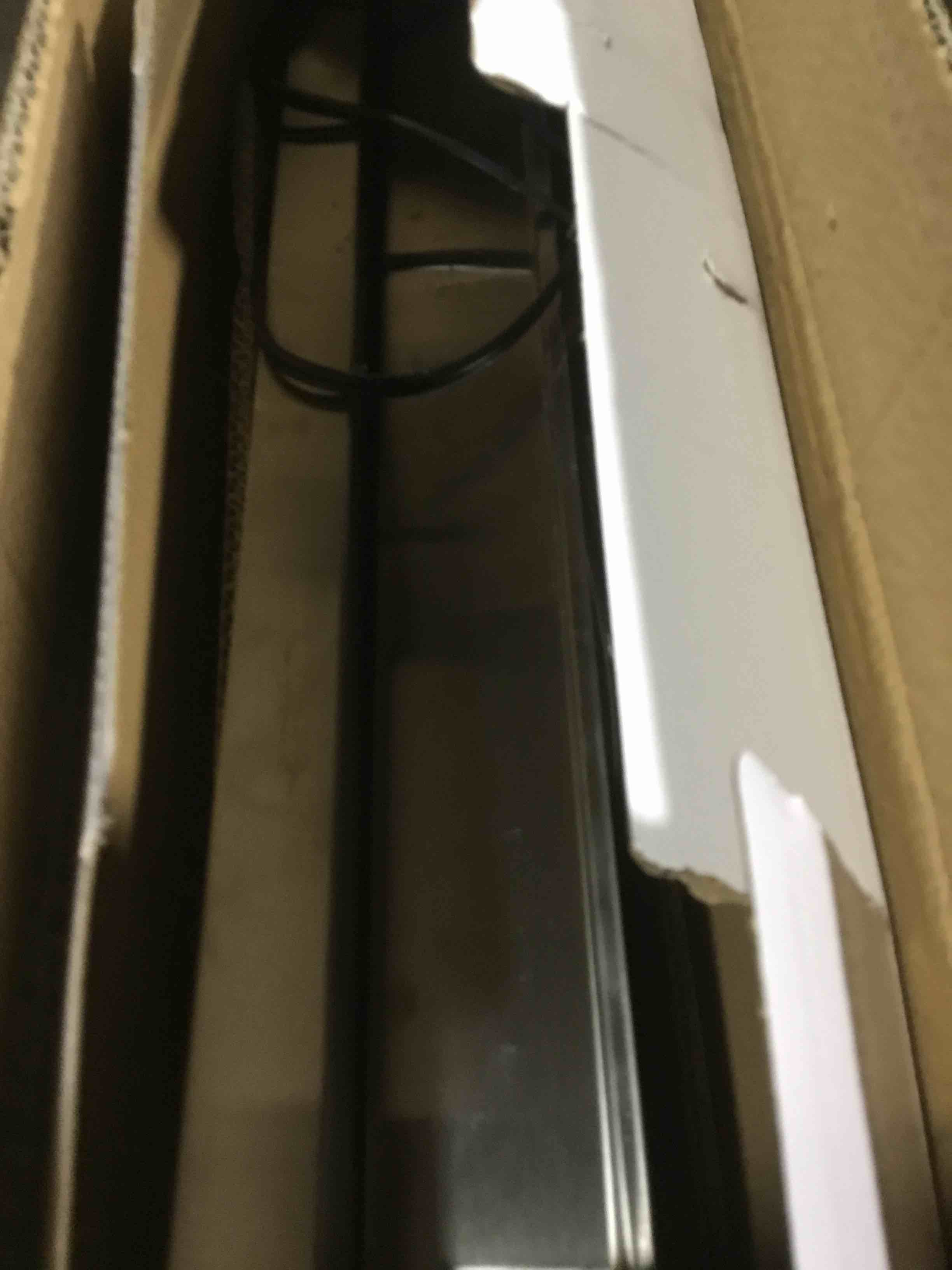https://s3.amazonaws.com/lotting-images-prod/bidfta/PNK3625412_1747394738193.jpeg