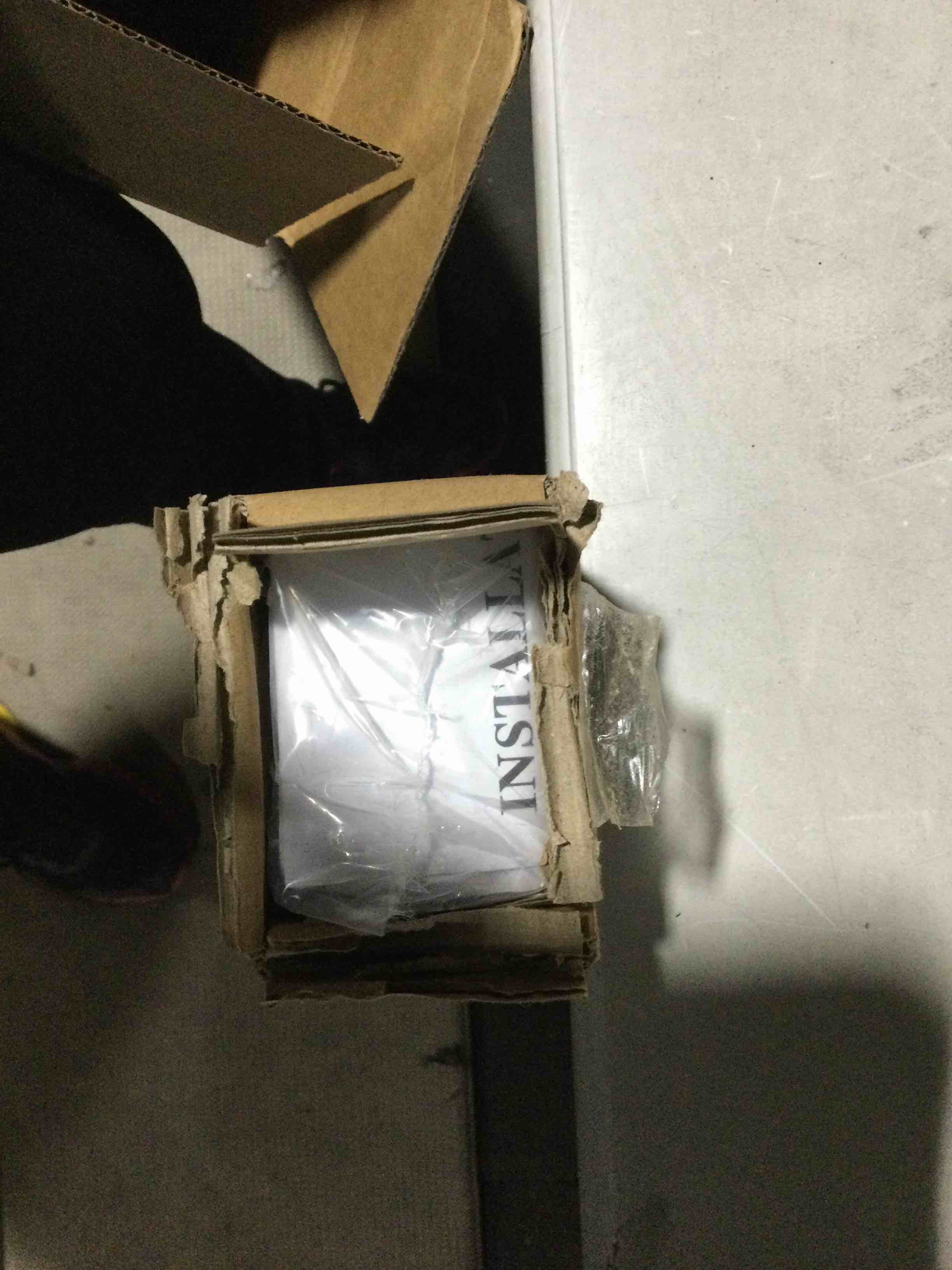 https://s3.amazonaws.com/lotting-images-prod/bidfta/PNK3626564_1748368310636.jpeg