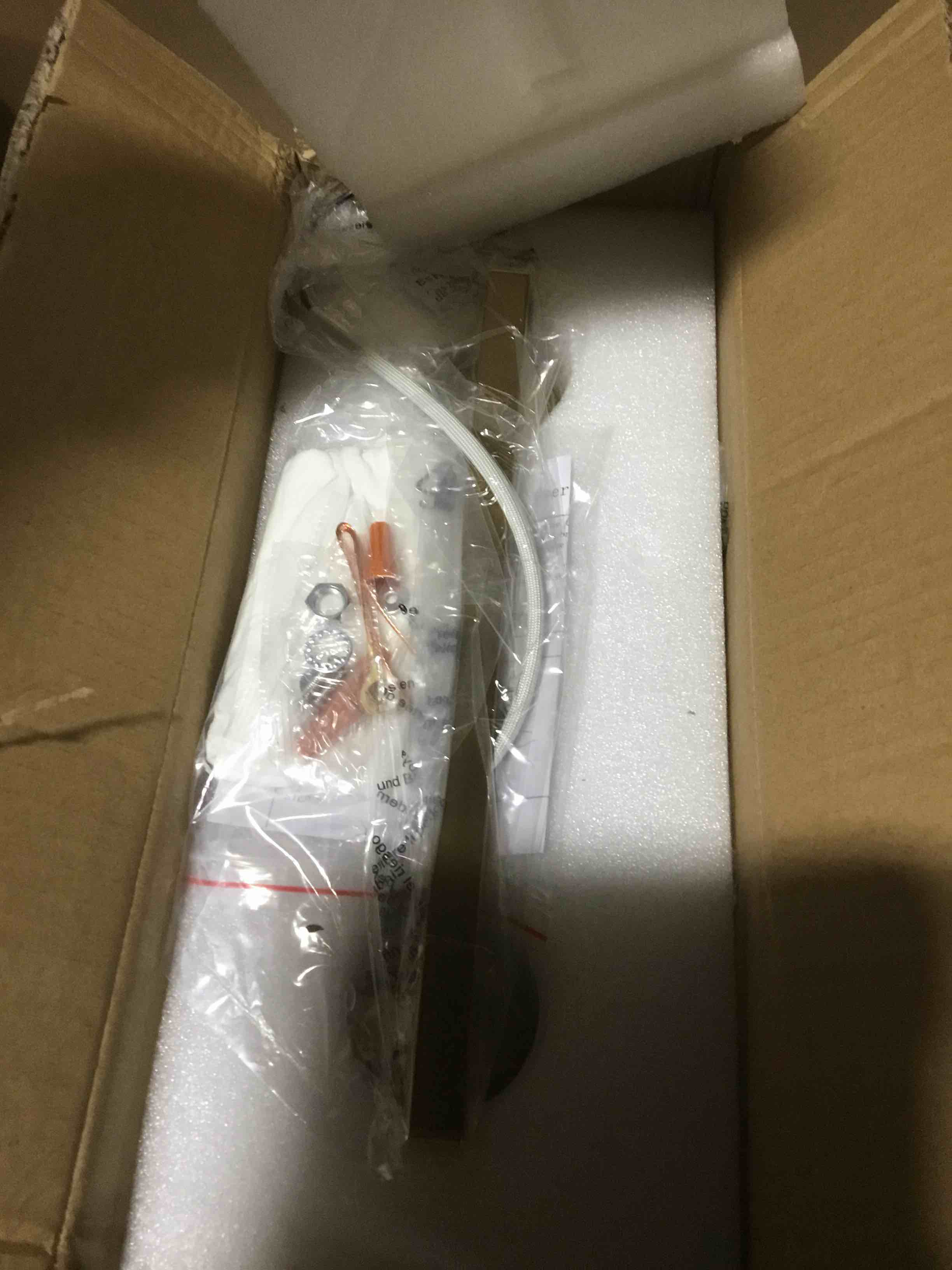 https://s3.amazonaws.com/lotting-images-prod/bidfta/PNK3626918_1748521985362.jpeg